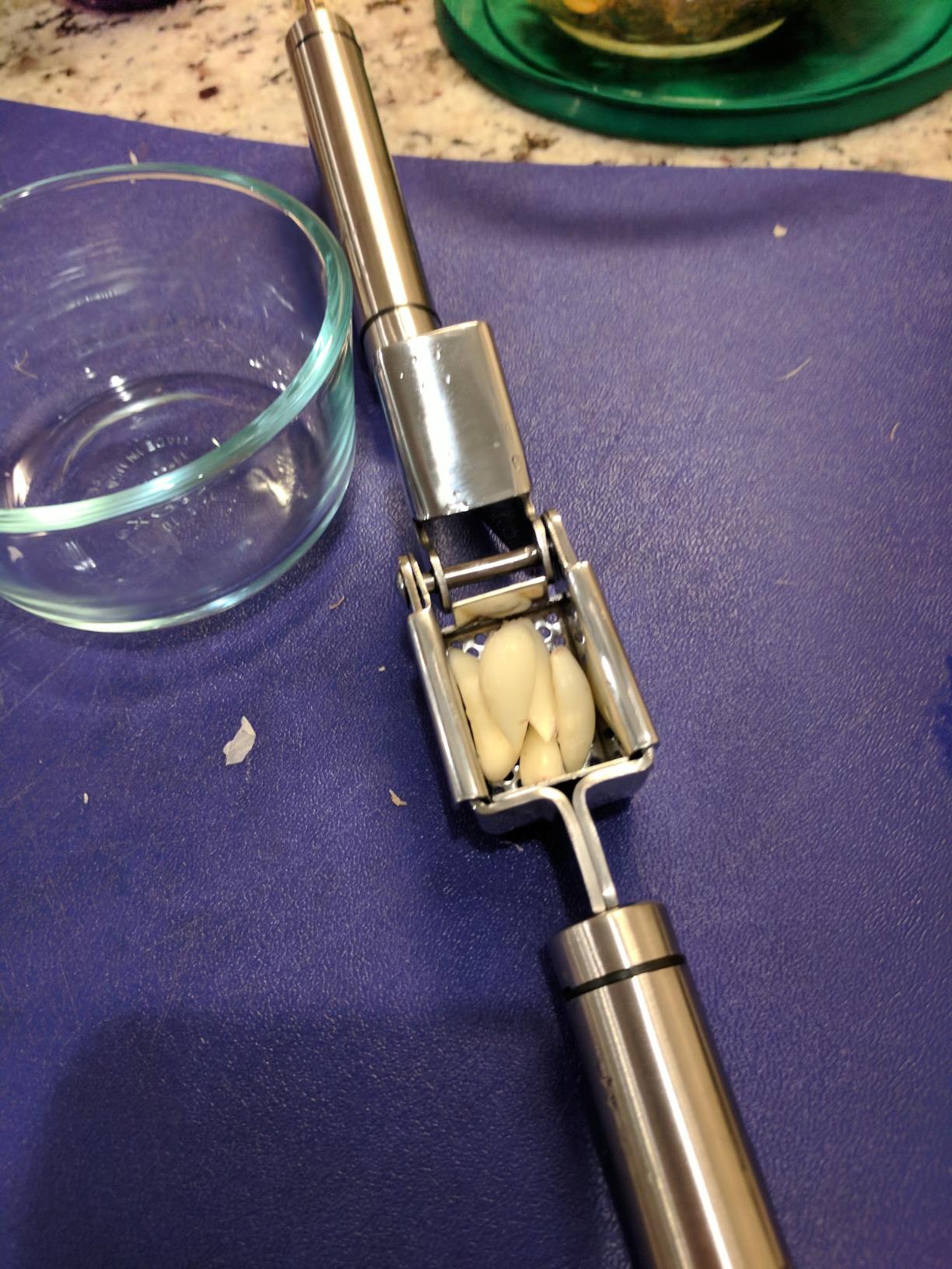 Alpha Grillers Garlic Press Stainless Steel, Mincer, Crusher & Peeler customer photo 2
