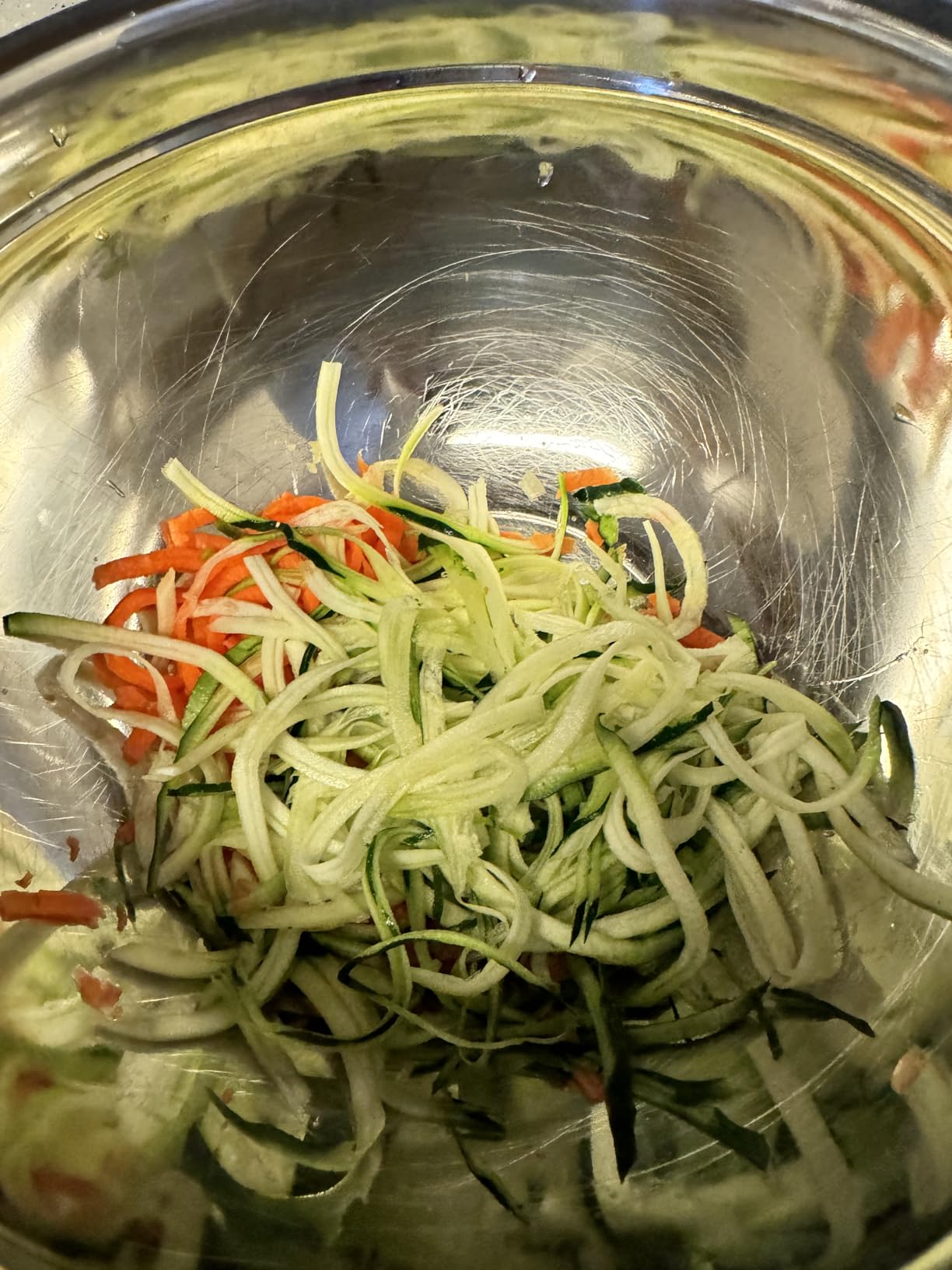 Veggetti Veggie Slicer, Dual Stainless Steel Blade Vegetable Cutter for Thick or Thin Noodle, Works with Zucchini, Squash, Cucumbers, Carrots, and more, 2.76