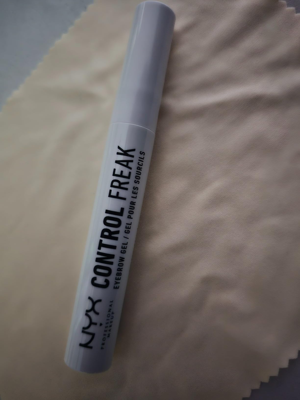 NYX PROFESSIONAL MAKEUP Control Freak Eyebrow Gel - Clear customer photo 1