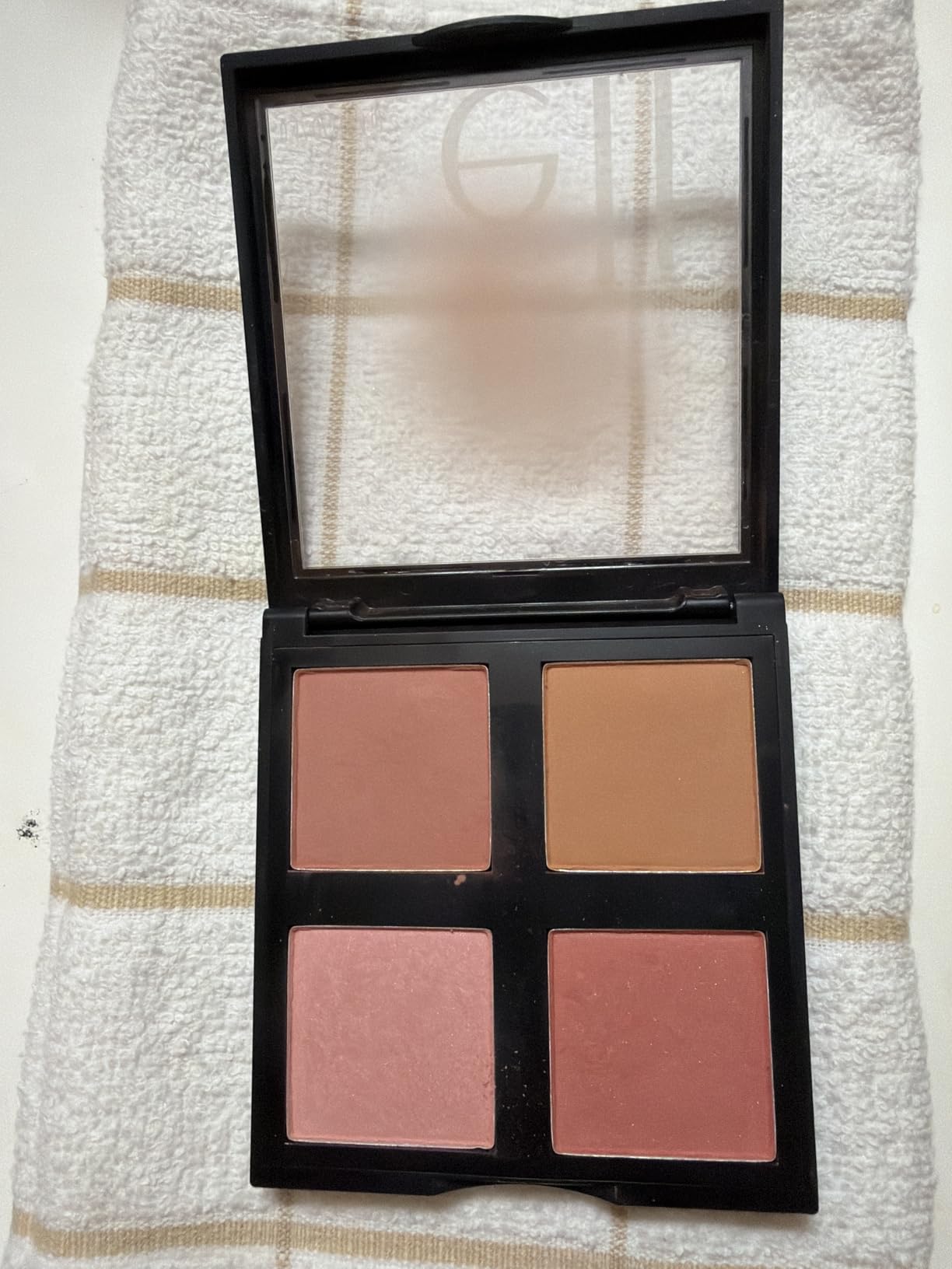 e.l.f. Cosmetics Powder Blush Palette, Four Blush Shades for Beautiful, Long-Lasting Pigment, Light customer photo 1