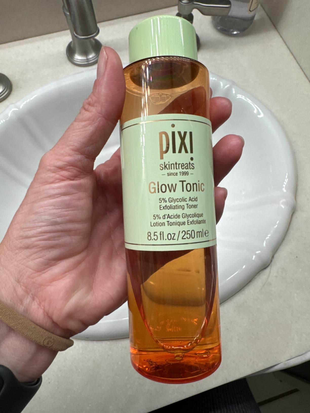 Pixi Glow Tonic Exfoliating Face Toner with 5% Glycolic Acid, Ginseng and Aloe Vera, Alcohol-Free Pore-Refining Toner for Radiant Skin, 8.5 fl oz / 250 ml customer photo 2