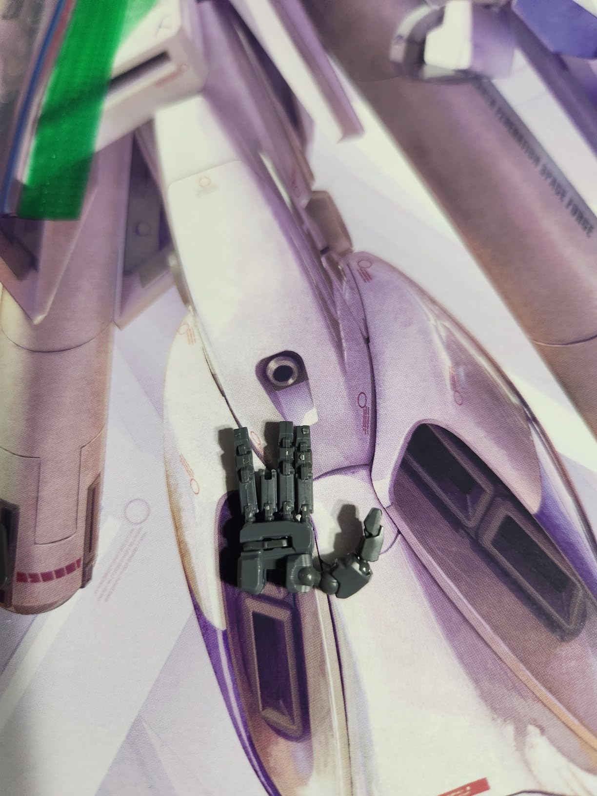 Bandai Hobby MG 1/100 RX-93-2 Hi-Nu Gundam Ver.Ka Char's Counterattack Model Kit, Model Number: BAN192078, Blue customer photo 1