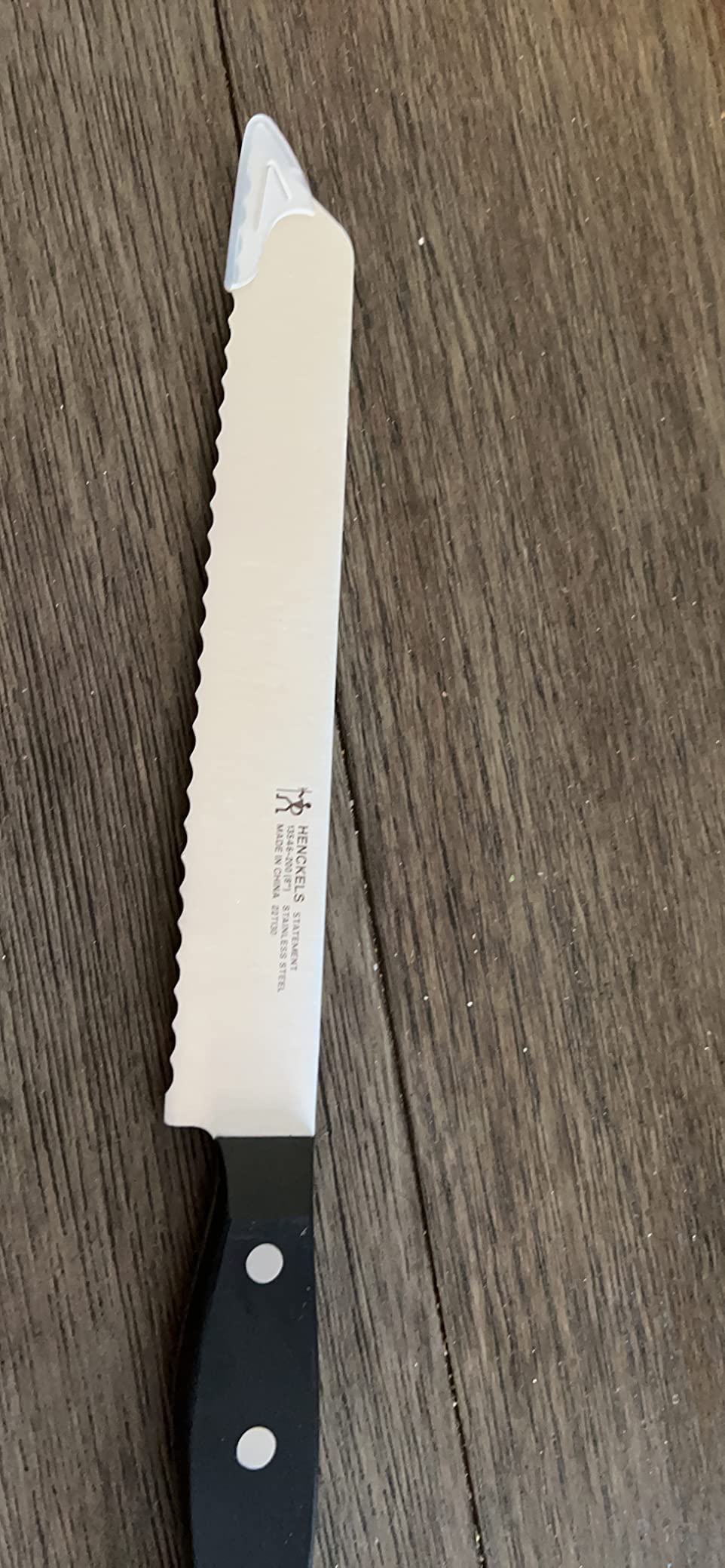 HENCKELS Statement 8 Inch Bread Knife, Razor-Sharp, German Engineered customer photo 1