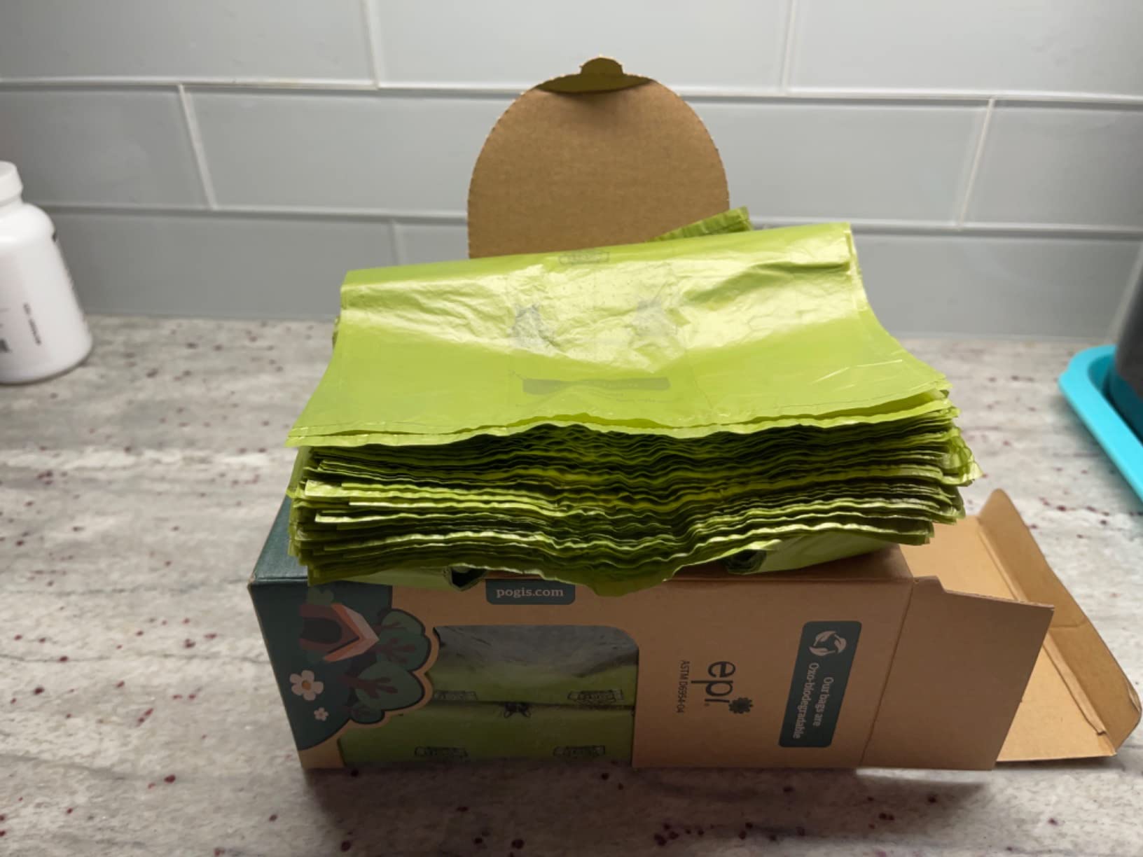 Pogi’s Dog Poop Bags with Handles – Extra-Thick, Leak-Proof, Large, Fresh Scent, 300-Count customer photo 2