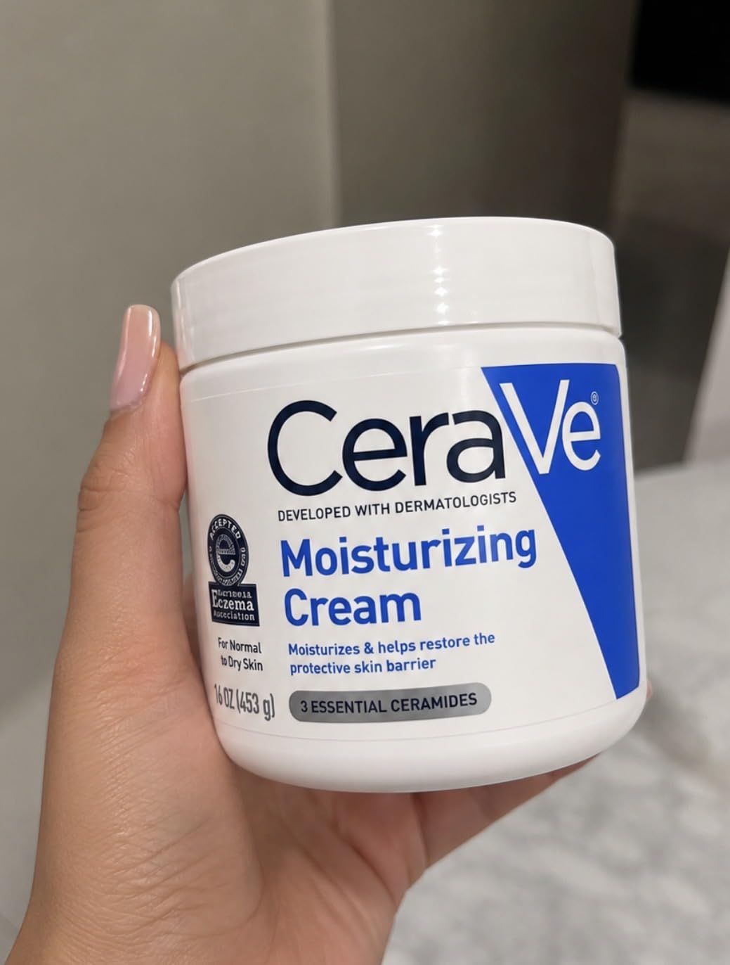 CeraVe Moisturizing Cream, Face & Body Moisturizer for Dry Skin, 19oz customer photo 2