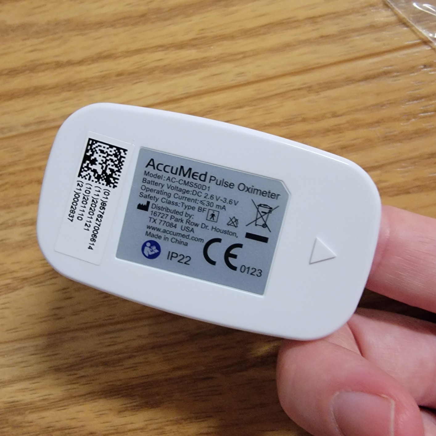 AccuMed CMS-50D1 Fingertip Pulse Oximeter Blood Oxygen Sensor SpO2 for Sports and Aviation. Portable and Lightweight with LED Display, 2 AAA Batteries, Lanyard and Travel Case (White) customer photo 1