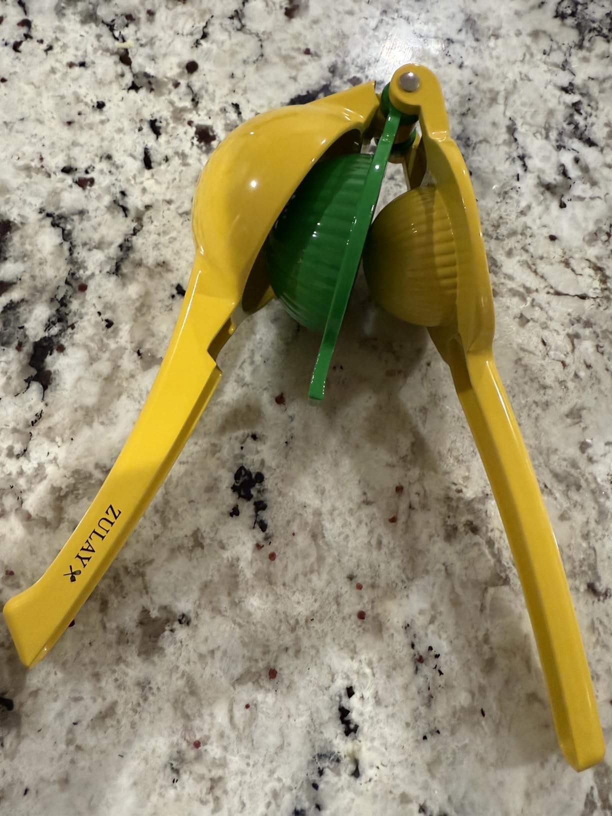 Zulay Metal 2-In-1 Lemon Squeezer Manual - Sturdy, Max Extraction Hand Juicer Lemon Squeezer Gets Every Last Drop - Easy to Clean & Use Citrus Juicer-Yellow/Green customer photo 1
