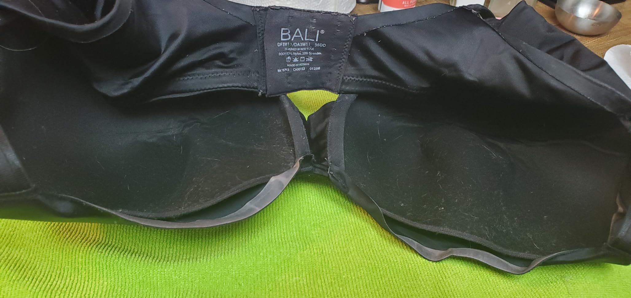 Bali Women's Underwire Bra DF3W11, One Smooth U Back-Smoothing Bras for Women, Concealing, Full Coverage customer photo 1