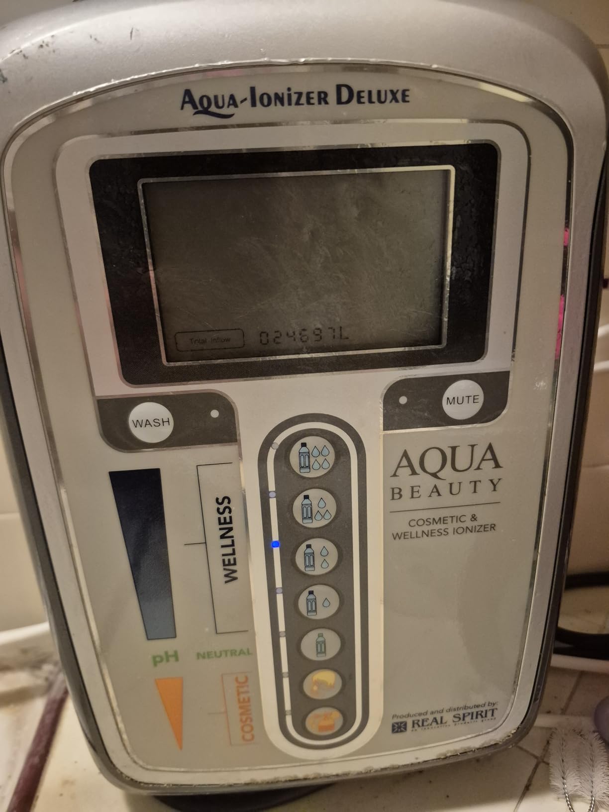 Aqua Ionizer Deluxe 5.0 | Water Ionizer | 7 Water Settings | Home Alkaline Water Filtration System | Produces pH 4.5-10.5 Alkaline Water | Up to -600mV ORP | 4000 Liters Per Filter customer photo 1