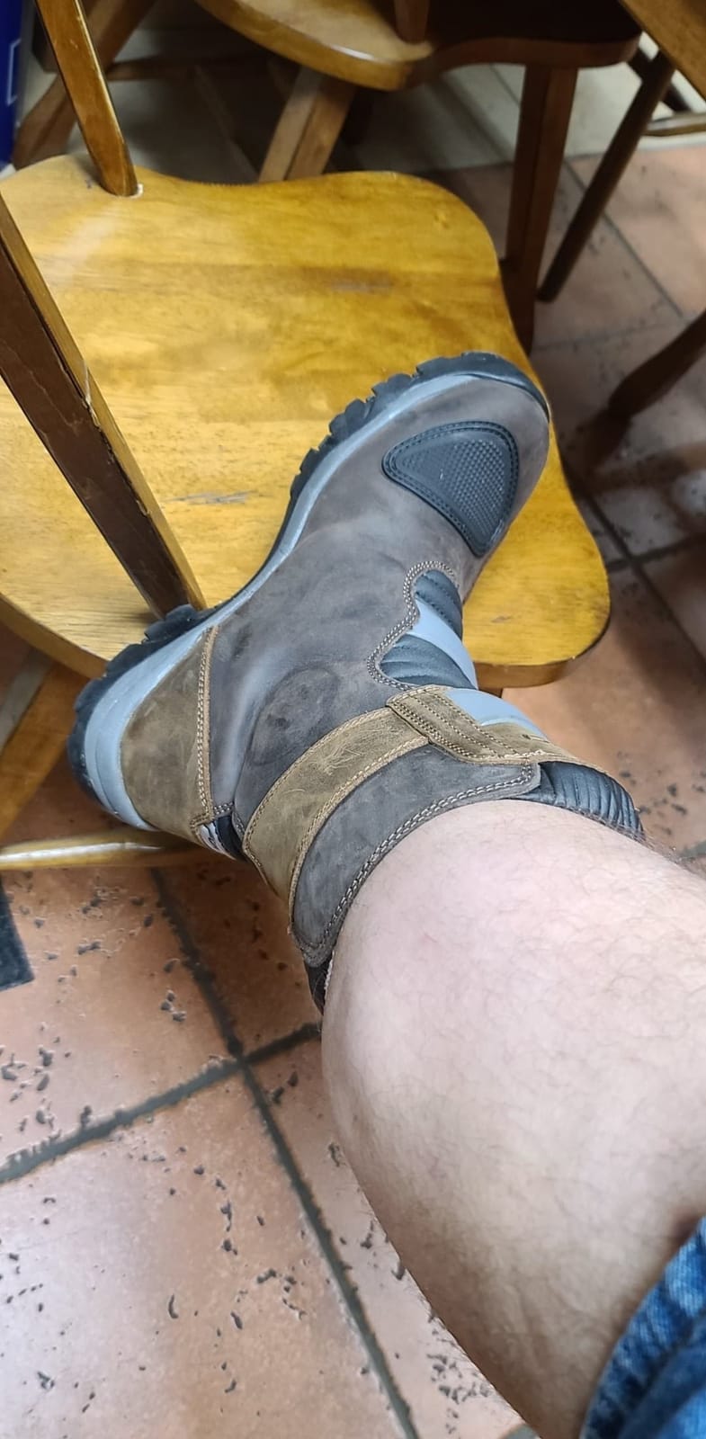 Forma Unisex-Adult Adventure Low Boots customer photo 1