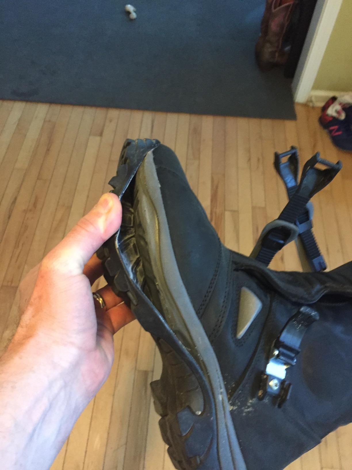 Forma Unisex-Adult Adventure Low Boots customer photo 2