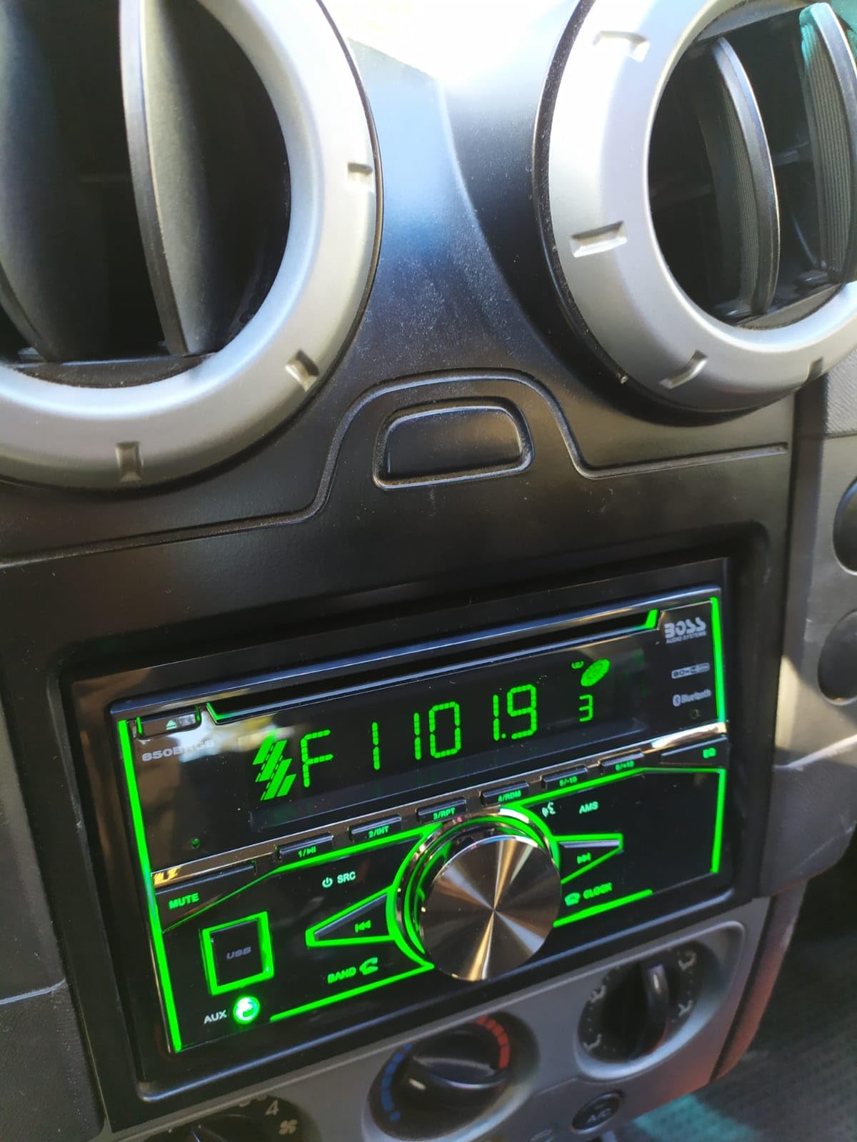 BOSS Audio Systems 850BRGB Double DIN Bluetooth Car Stereo, USB, DVD, AM/FM customer photo 2