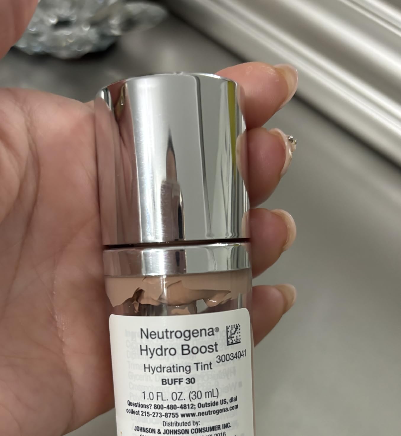 Neutrogena Hydro Boost Hydrating Tint Foundation, Buff 30, 1.0 fl. oz customer photo 1