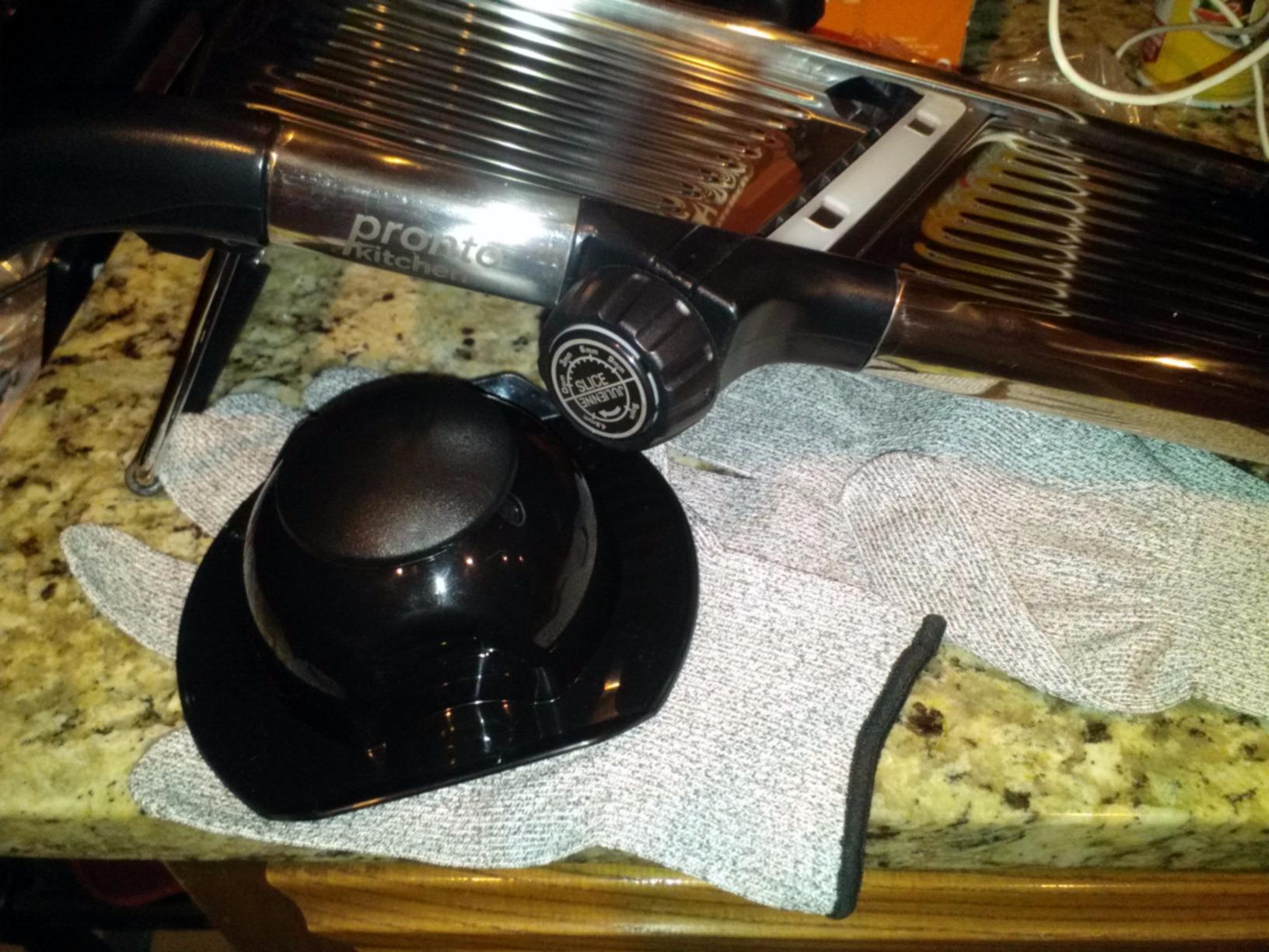 Gramercy Mandoline Slicer for Kitchen with 12 Slice Settings, Black Edition | Slice from Paper-Thin to Thick-Cut with Stainless Steel Frame and Rotating Blade, Non-Slip Base, Gloves and Guard Included customer photo 1