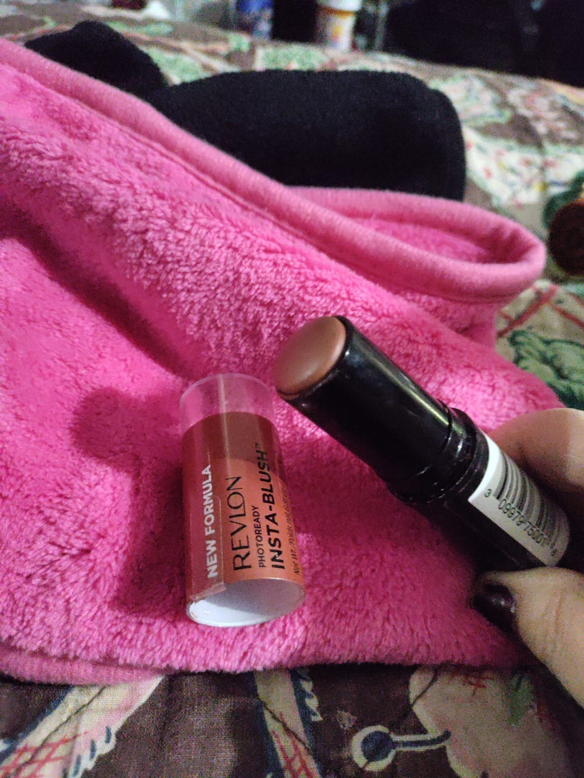 Revlon PhotoReady Insta Blush, 320 Berry Kiss, 0.31 oz customer photo 1