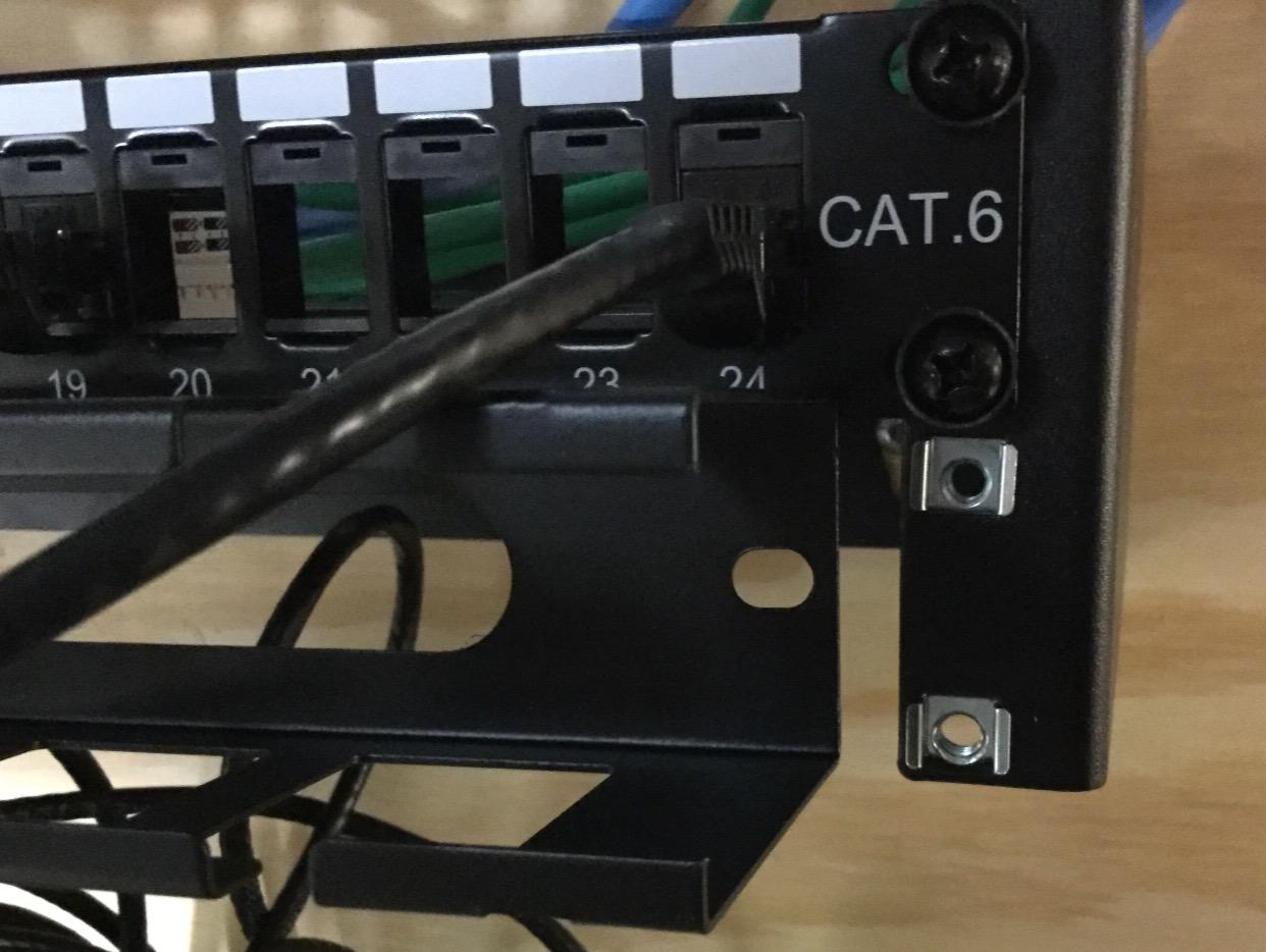 StarTech.com 3ft (1m) Vertical Cable Management Duct with Cover - 0U Open Slot Finger Duct Wire Raceway for 19 Inch Server Rack - Slotted Cord Channel (CMVER20UF) customer photo 2