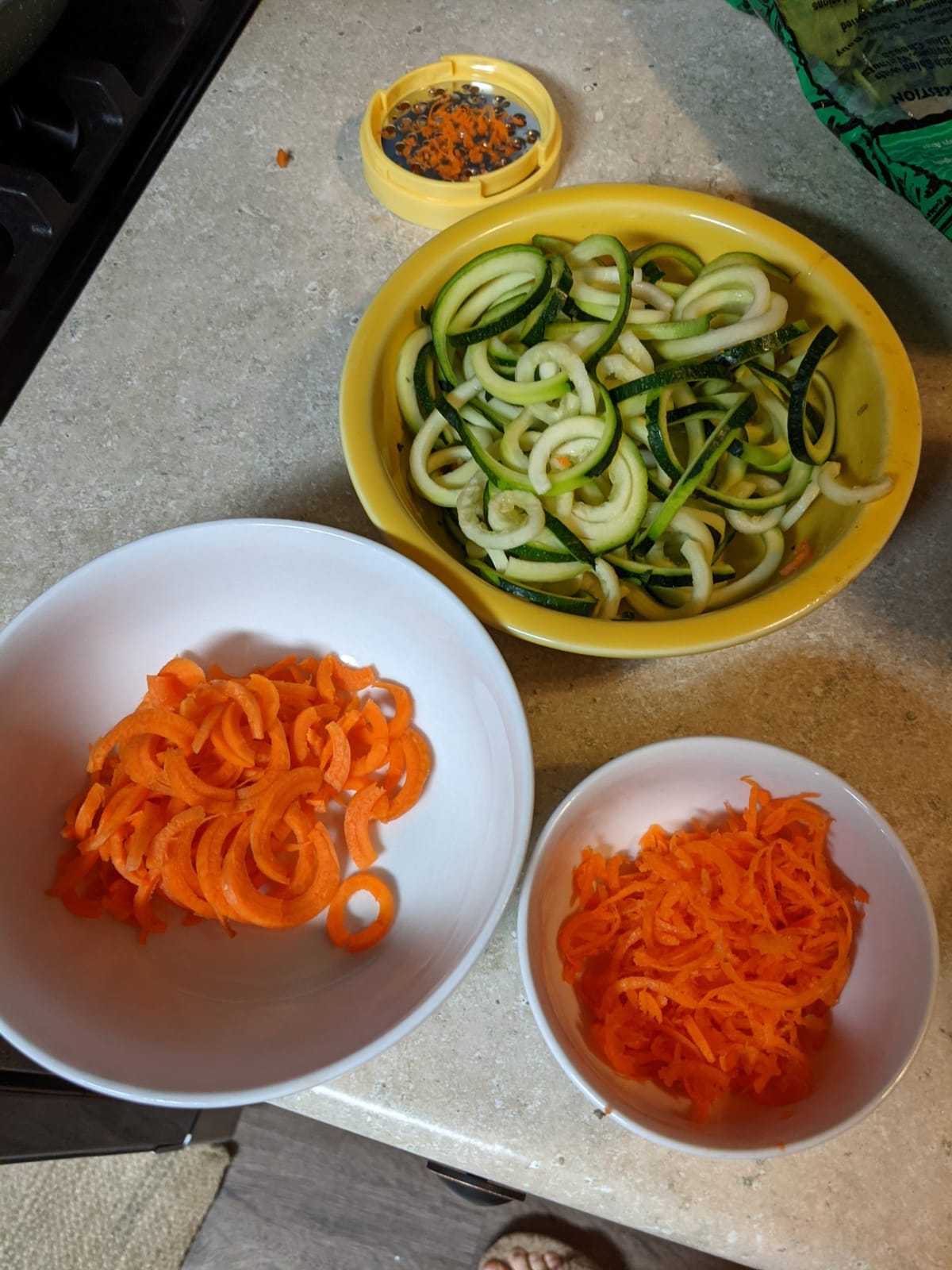 Joseph Joseph Spiro Hand Held Vegetable Slicer Spiralizer, Spaghetti Zoodle Zucchini Noodle Food Maker, Dishwasher safe - Green customer photo 1