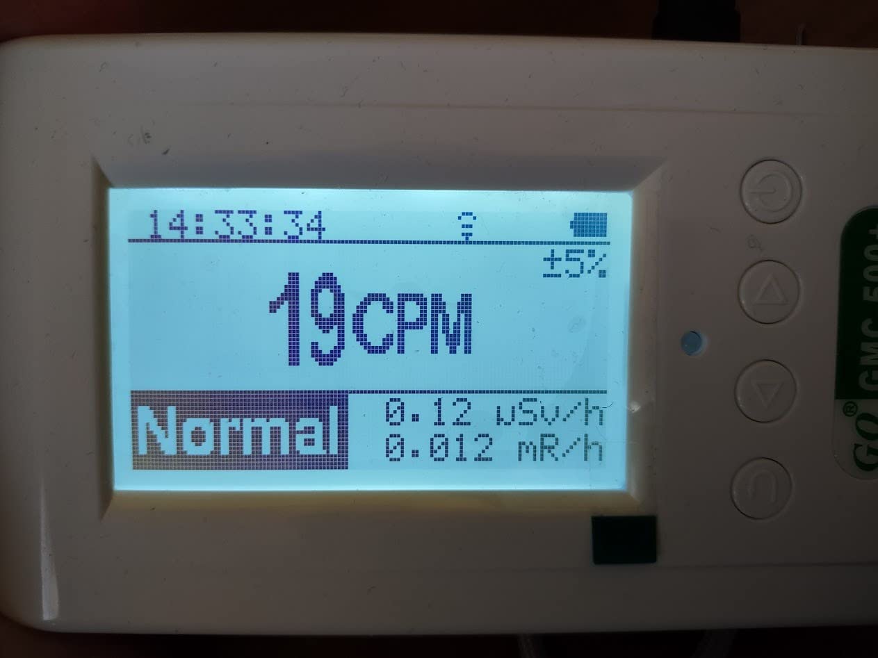 GQ GMC-500Plus Geiger Counter Nuclear Radiation Detector Monitor Dosimeter, White customer photo 2