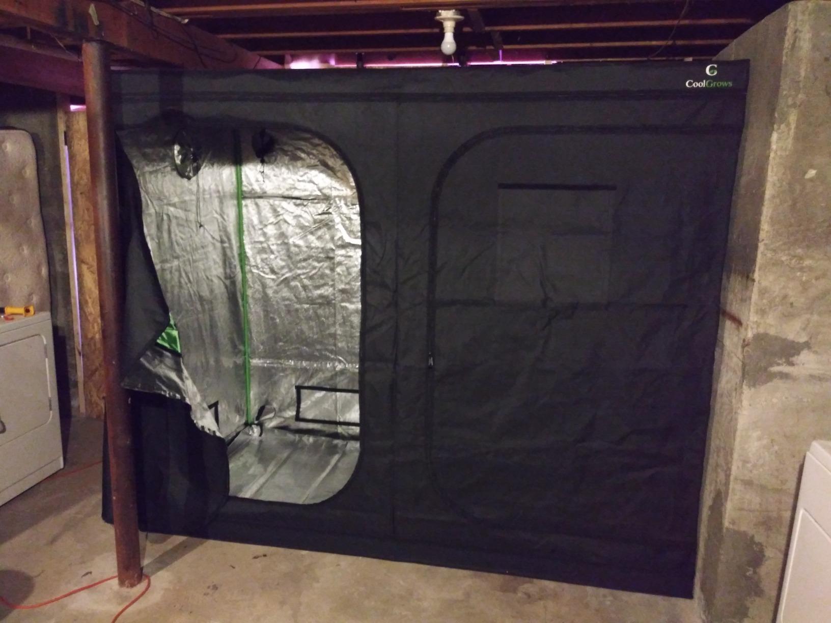 Grow Tent, 2x2 Feet Mylar Hydroponic Grow Tent with Obeservation Window and Floor Tray for Indoor Gardening Plant Growing (24