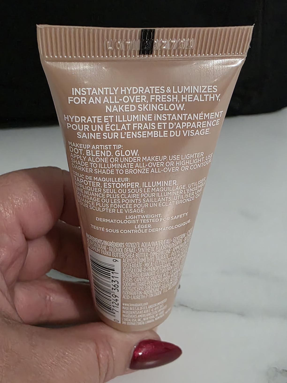 L'Oreal Paris Makeup True Match Lumi Glotion, Natural Glow Enhancer, Illuminator Highlighter, Bronzing Drops For a Sun-Kissed Glow For Face and Body, 902 Light, 1.35 fl oz customer photo 2