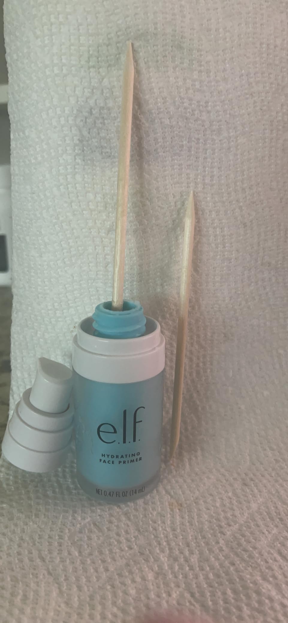 e.l.f. Hydrating Face Primer, Moisturizing Makeup Base, Smooths Pores & Fine Lines, Long-Lasting Wear, Preps Skin for Foundation Application, Large customer photo 1