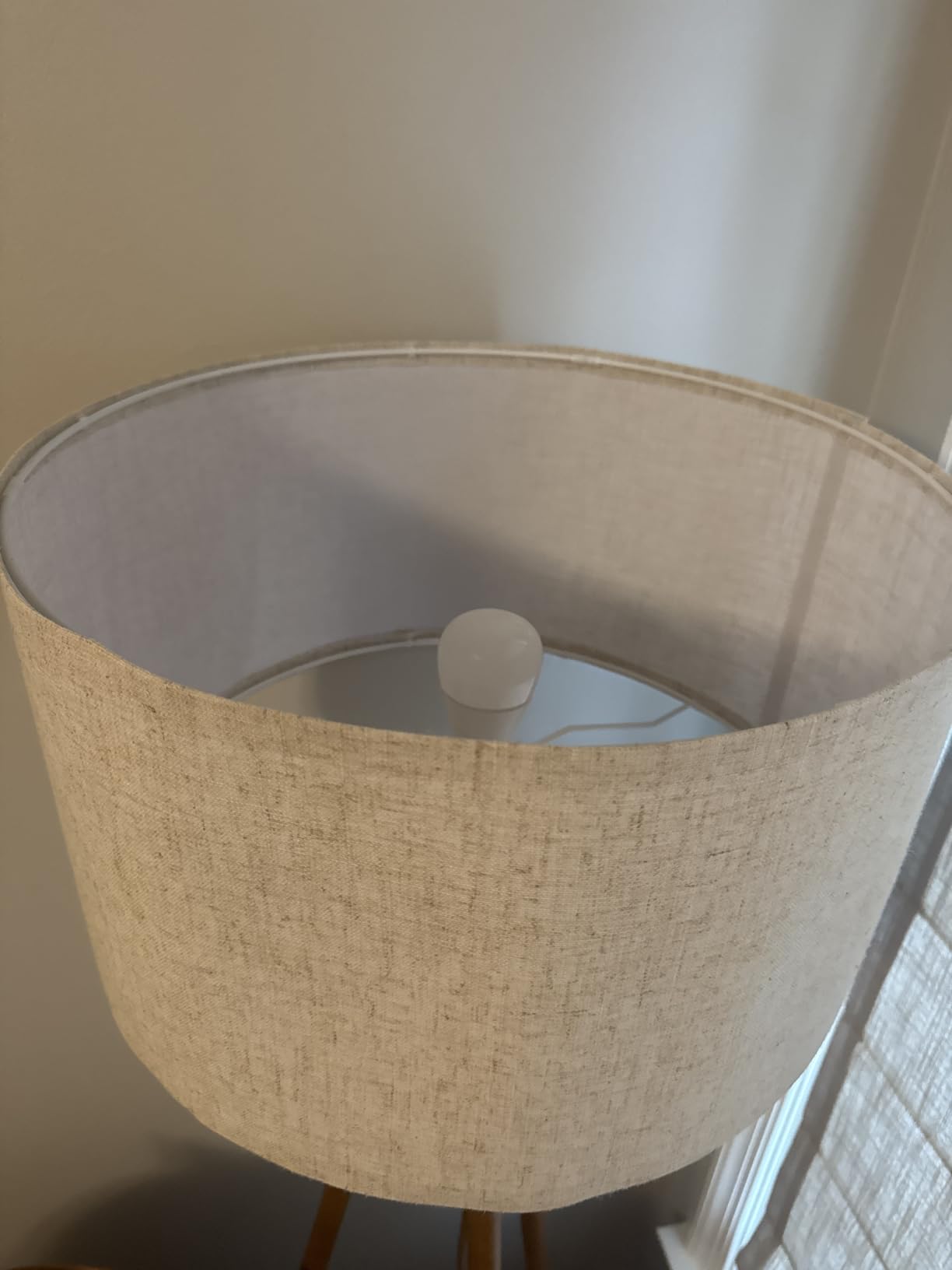 Kasa Smart Light Bulb KL110, LED Wi-Fi smart bulb works with Alexa and Google Home, A19 Dimmable, 2.4Ghz, No Hub Required, 800LM Soft White (2700K), 9W (60W Equivalent) customer photo 2