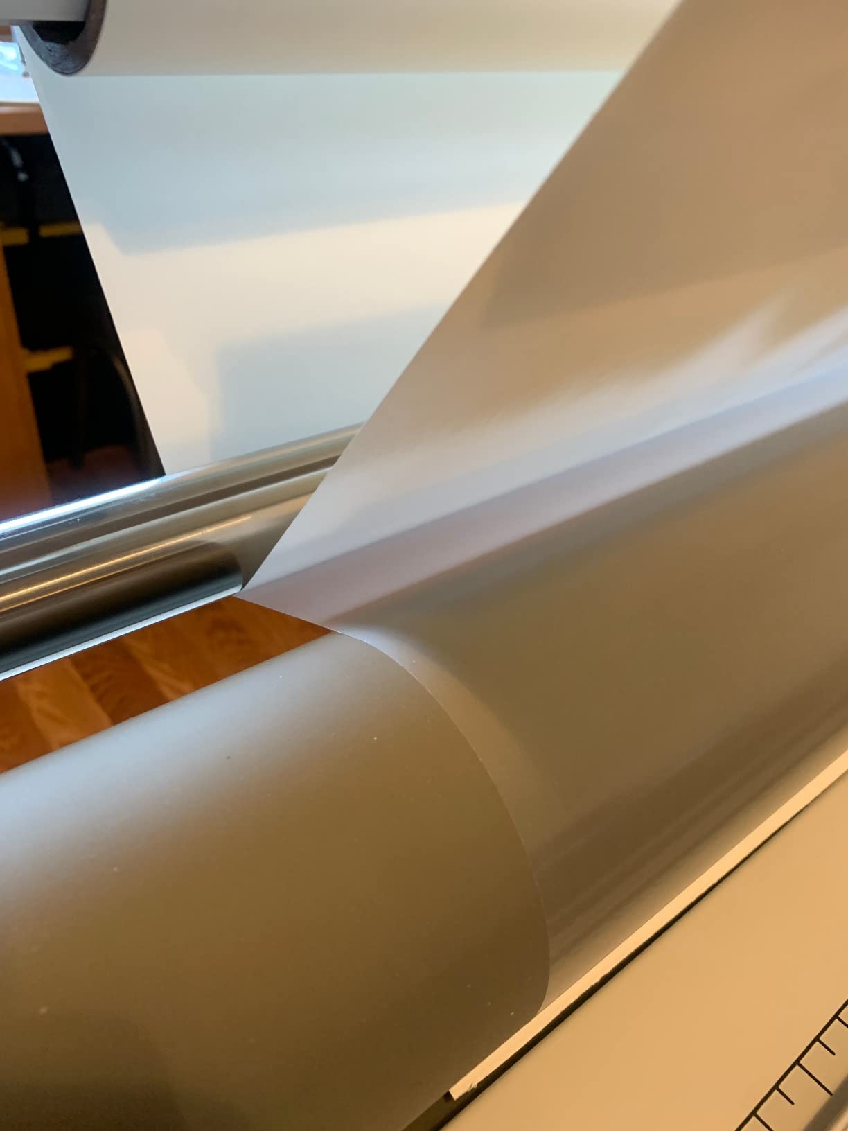 US Stock 63in 1600mm Full-auto Wide Format Laminator Heat Assisted Large Format Cold Laminating Machine with Stand customer photo 1