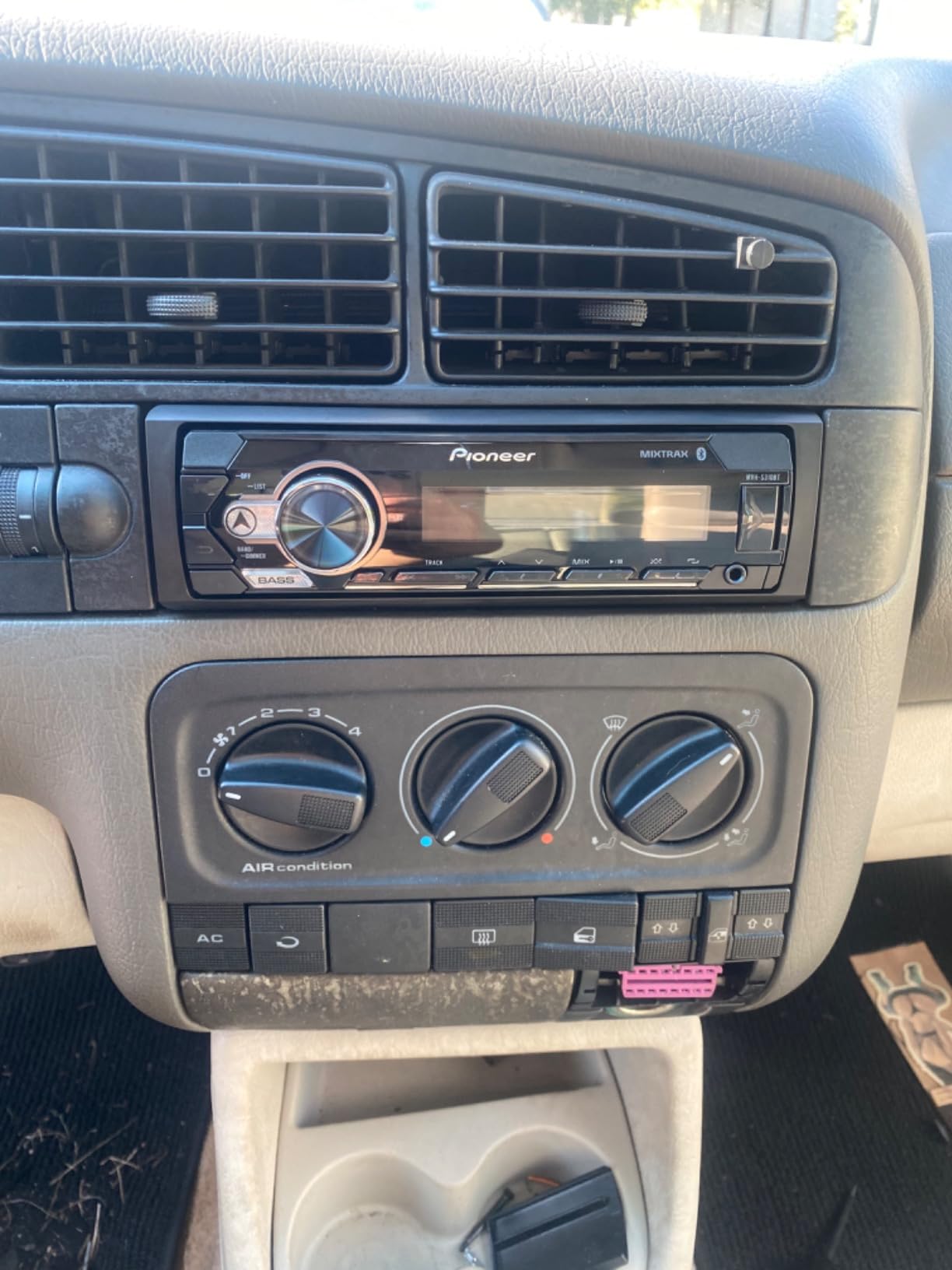 Pioneer MVH-S310BT Single Din Built-In Bluetooth, MIXTRAX, USB, Auxiliary, Pandora, Spotify, iPhone, Android and Smart Sync App Compatibility Car Digital Media Receiver customer photo 1