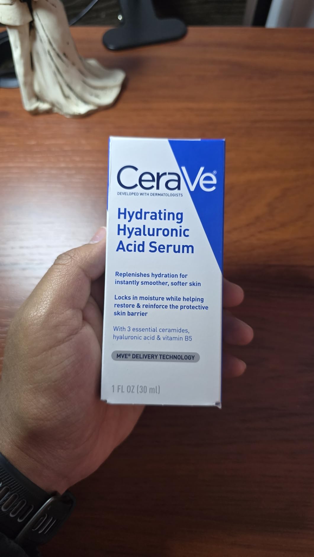 CeraVe Hyaluronic Acid Serum for Face, Hydrating Serum for Dry Skin, 1oz customer photo 2