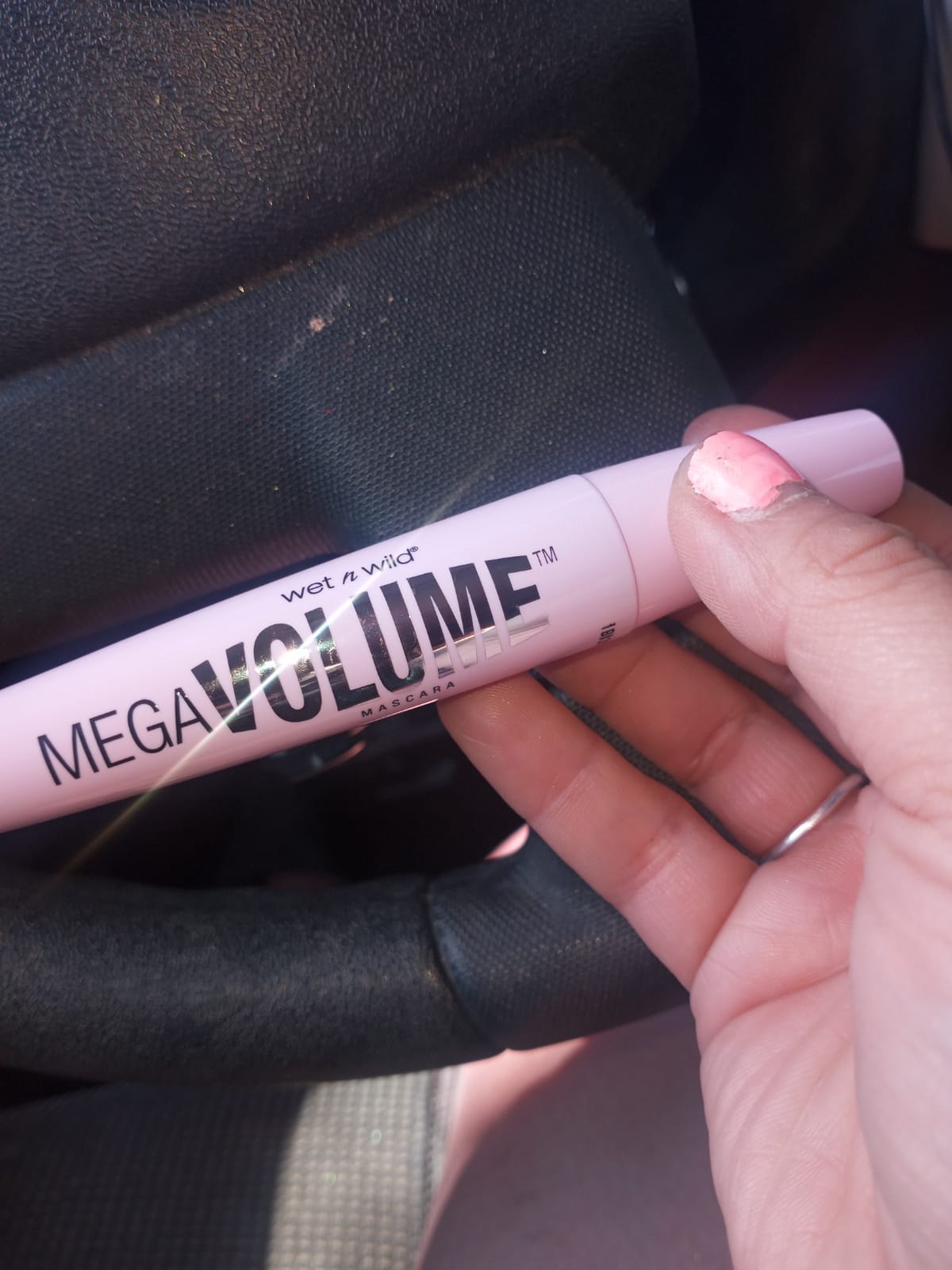 wet n wild Mascara Mega Volume - Volumizing, Waterproof, Smudge-Resistant, Cruelty-Free, Gluten-Free, Sulfate-Free & Vegan - Very Black customer photo 2