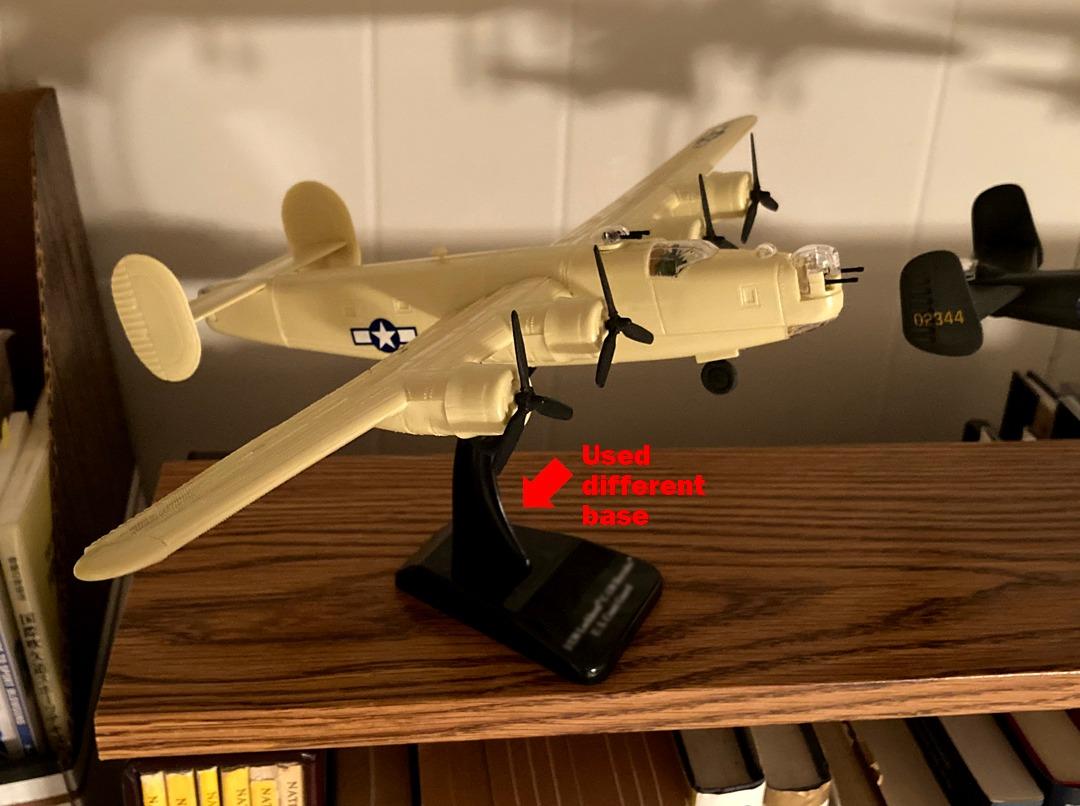 Plastic Model KIT B24J BOMBR customer photo 1
