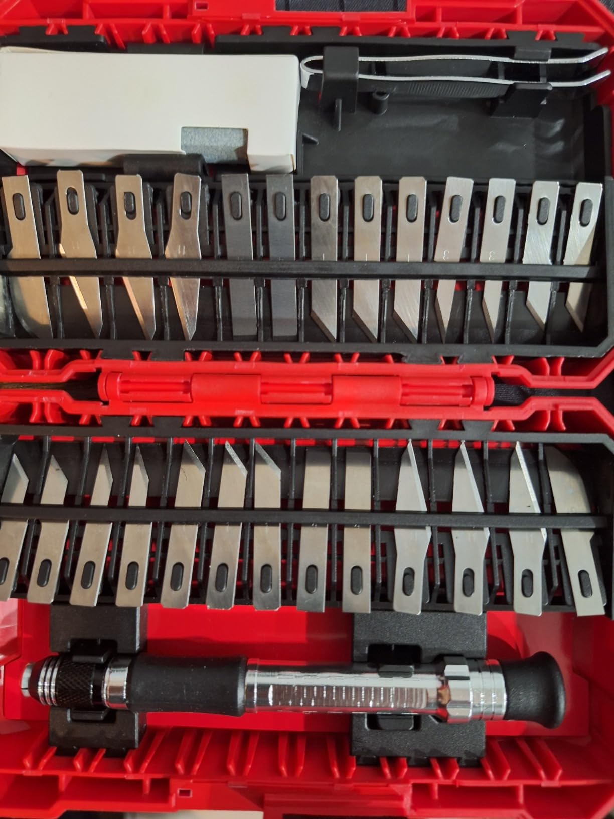 Amazon Basics 29-Piece Precision Hobby Knife Set with Razor-Sharp Blades, Modeling Tools, Anti-Slip Rubber Grip, Black, Silver, Red customer photo 2