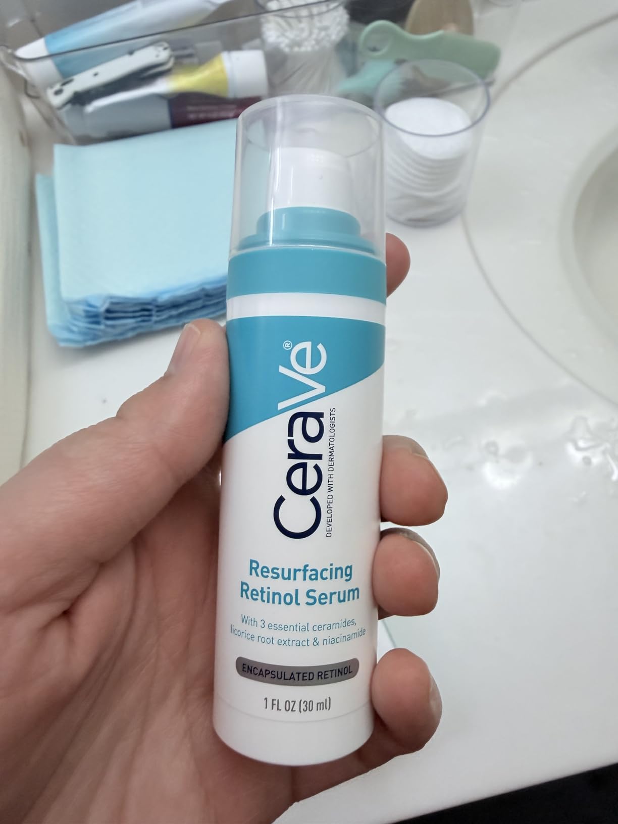 CeraVe Resurfacing Retinol Face Serum with Niacinamide, Pore Minimizer, 1oz | Skin Care Brightening Serum with Licorice Root, Acne Scar & Hyperpigmentation Treatment, Dark Spot Corrector, Skin Repair customer photo 1
