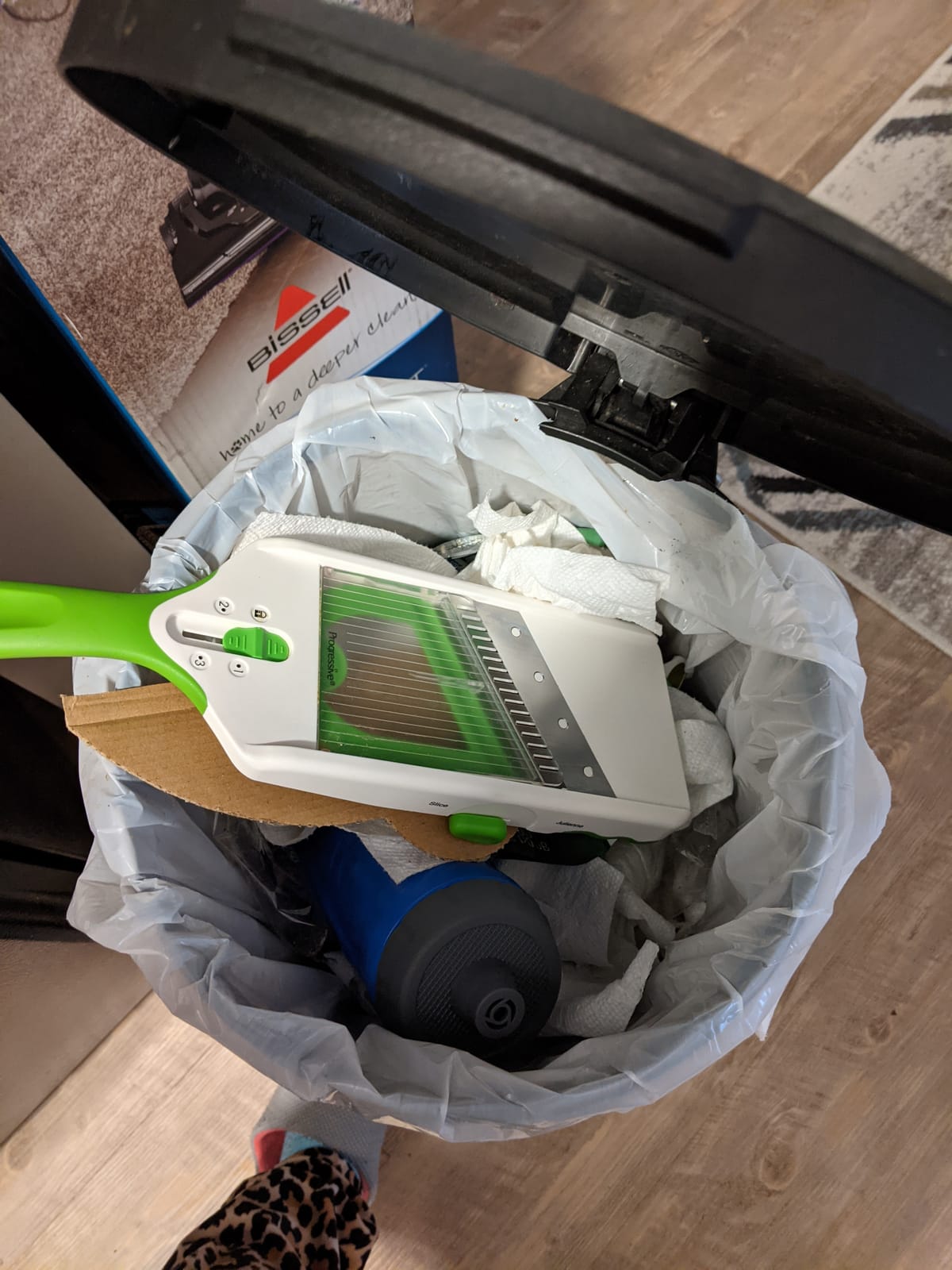 Dash Safe Slice® Mandoline - Compact, Foldable Food Slicer - Slice, Dice, Julienne & More - Perfect for Quick Food Prep - Recipe Guide Included - Cool Grey customer photo 2