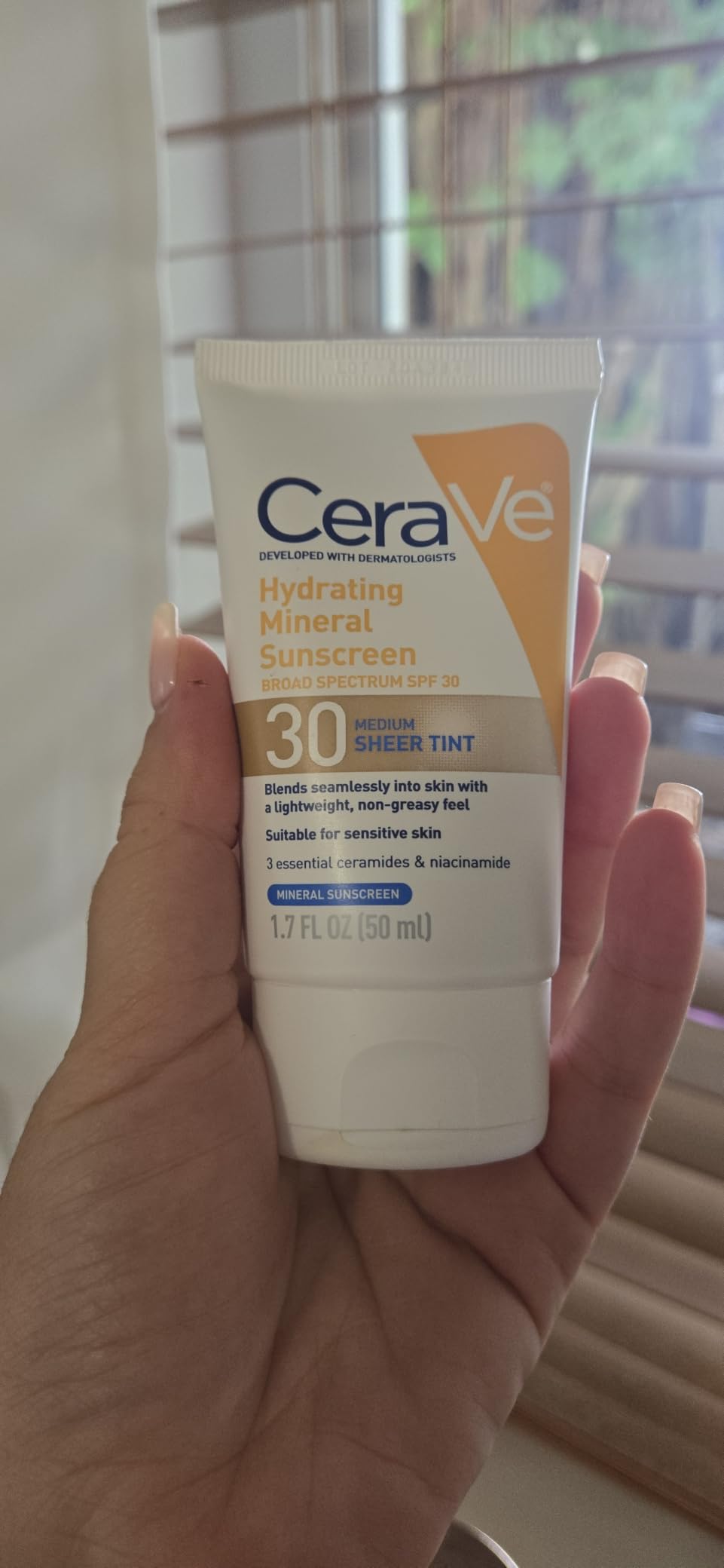 CeraVe Tinted Sunscreen for Face, Mineral SPF 30 Moisturizer, Medium, 1.7oz customer photo 2