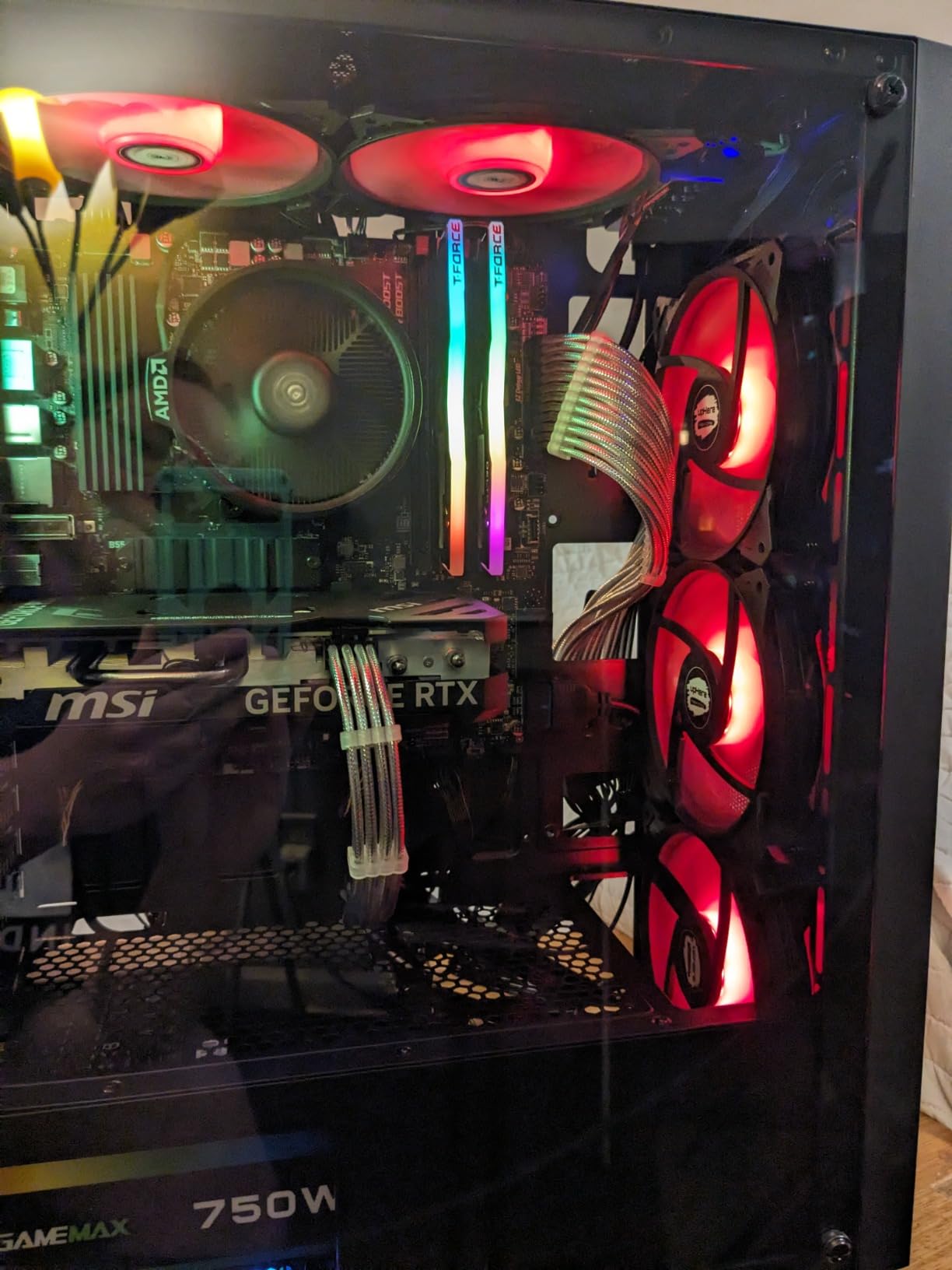 AMD Ryzen 5 5600X 6-core, 12-thread unlocked desktop processor with Wraith Stealth cooler customer photo 1