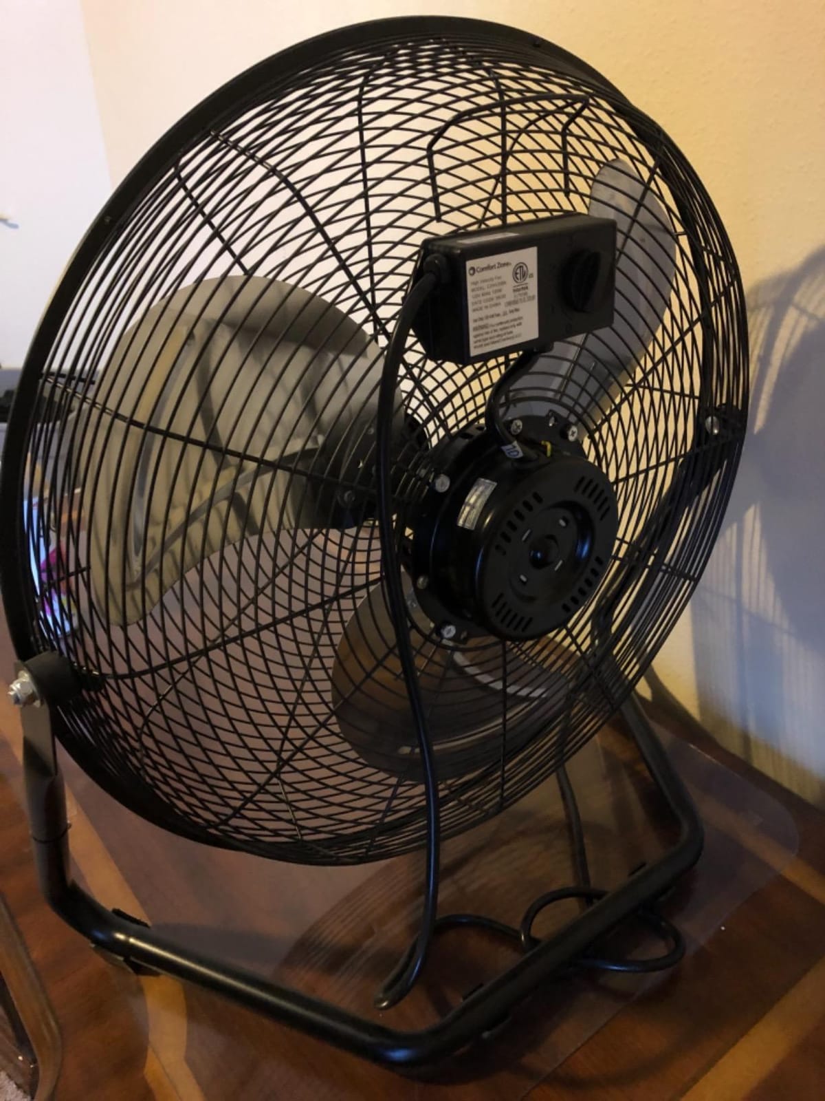 Comfort Zone 20-Inch High-Velocity Industrial Floor Fan, Heavy-Duty 3-Speed Metal Shop Fan with 180° Adjustable Tilt & Carry Handle, Quiet Vibration-Free Cooling for Garage, Workshop, & Home customer photo 1