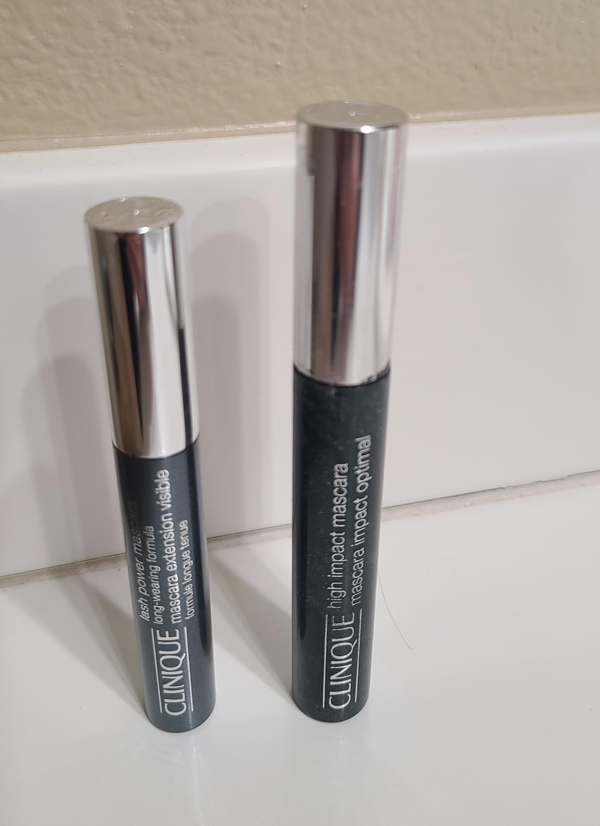 Clinique Lash Power Tubing Mascara Long-Wearing Formula | Lengthening, Smudge-Proof + Safe for Sensitive Eyes customer photo 1
