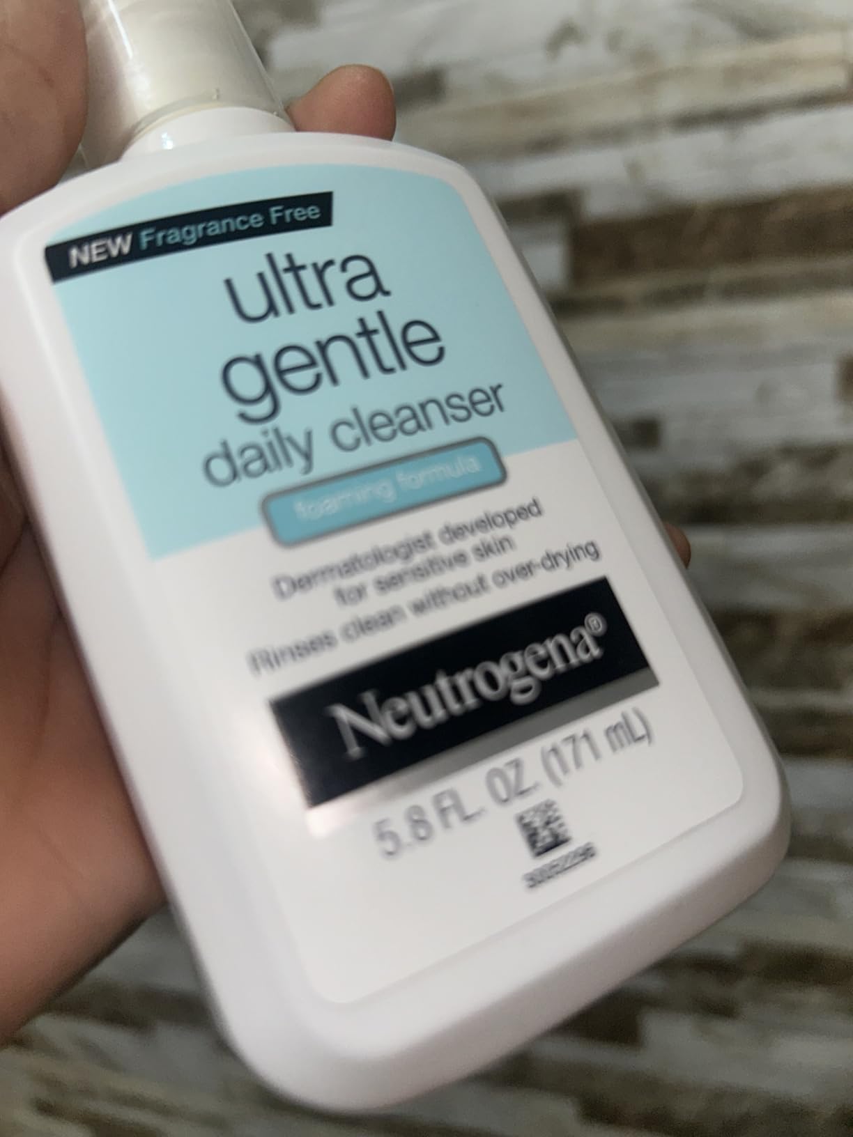 Neutrogena Ultra Gentle Foaming Facial Cleanser, Fragrance-Free, 5.8 fl oz customer photo 1
