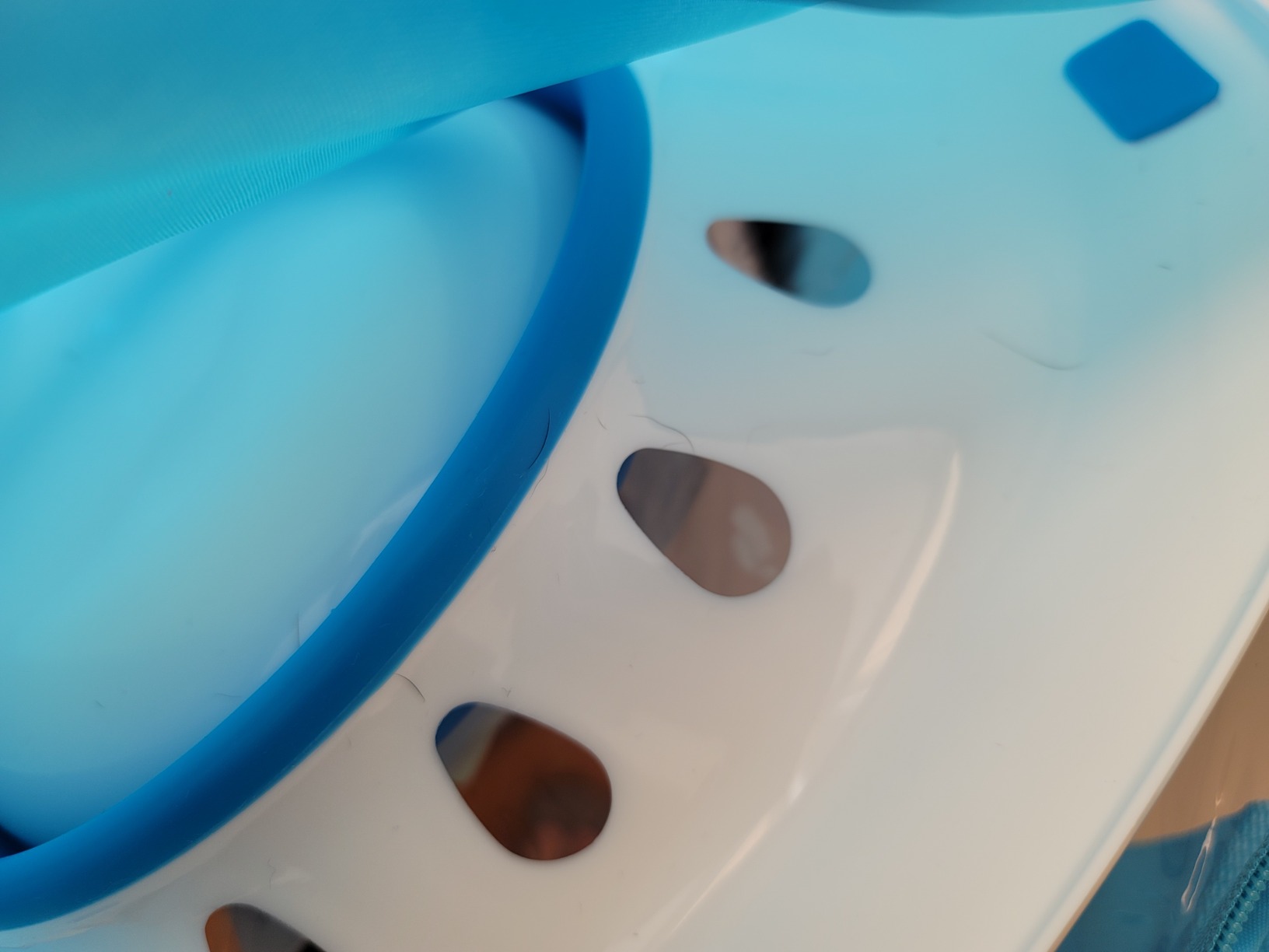 Sitz Bath for Toilet Hemorrhoids Postpartum Care, Perineal Soaking Bath Over the Toilet Seat, Collapsible Sitz Basin with Flusher for Vaginal Anal Inflammation Treatment, Yoni Steam Seat, White/Blue customer photo 2