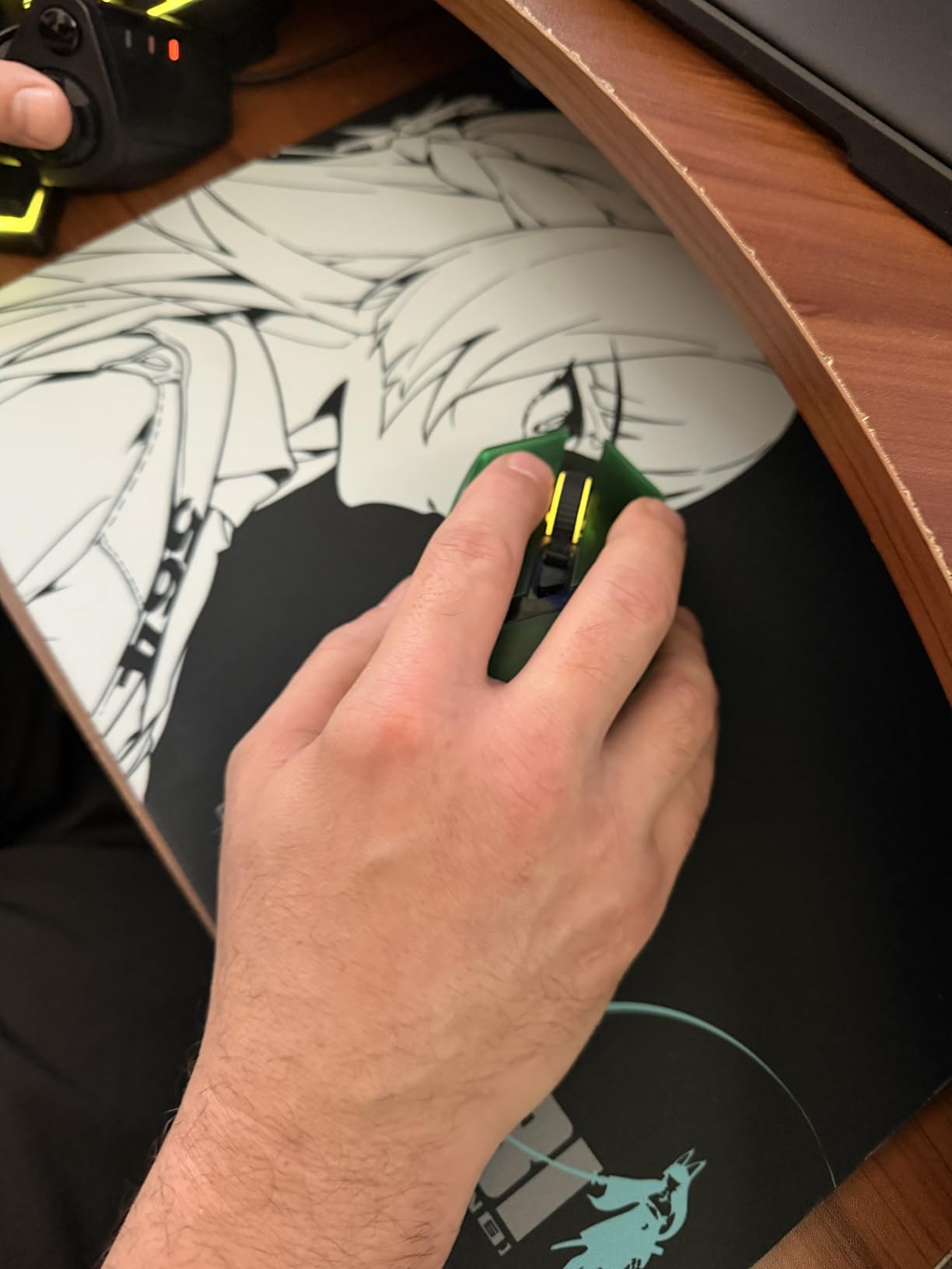 Razer Gigantus V2 Cloth Gaming Mouse Pad (3XL), Thick, Classic Black | Textured MicroWeave Cloth Surface, Thick, High-Density Rubber Foam, Non Slip Base customer photo 1