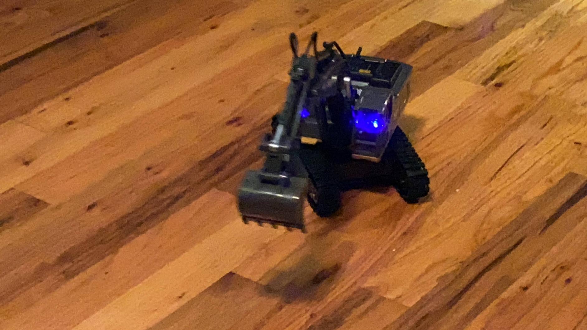 kolegend RC Excavator Toy | 1:18 Remote Control Excavator customer photo 2