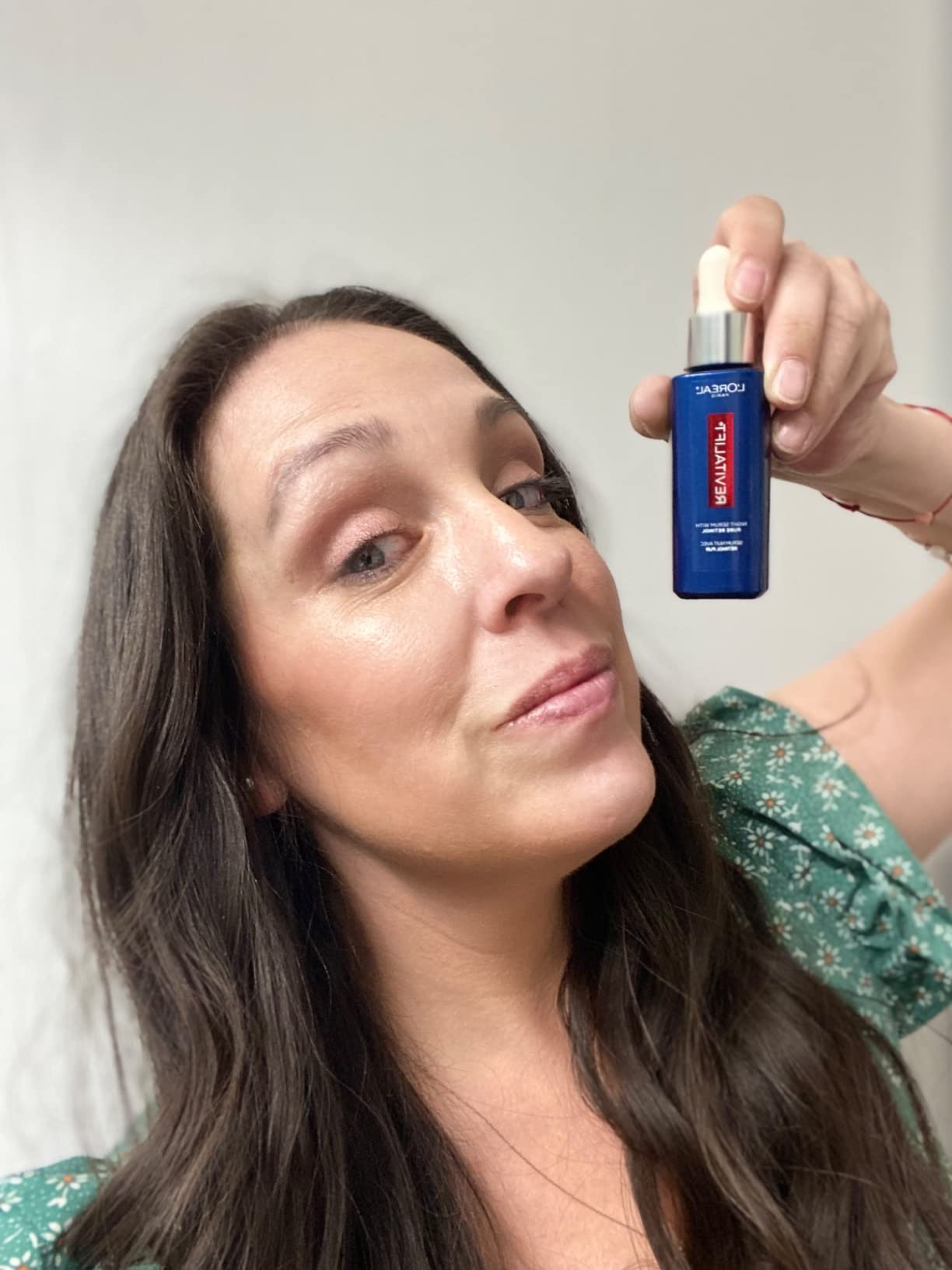 L'Oreal Paris Revitalift 0.3% Pure Retinol Night Serum, Reduce Deep Wrinkles, Fragrance Free 1 oz + Moisturizer Sample customer photo 2