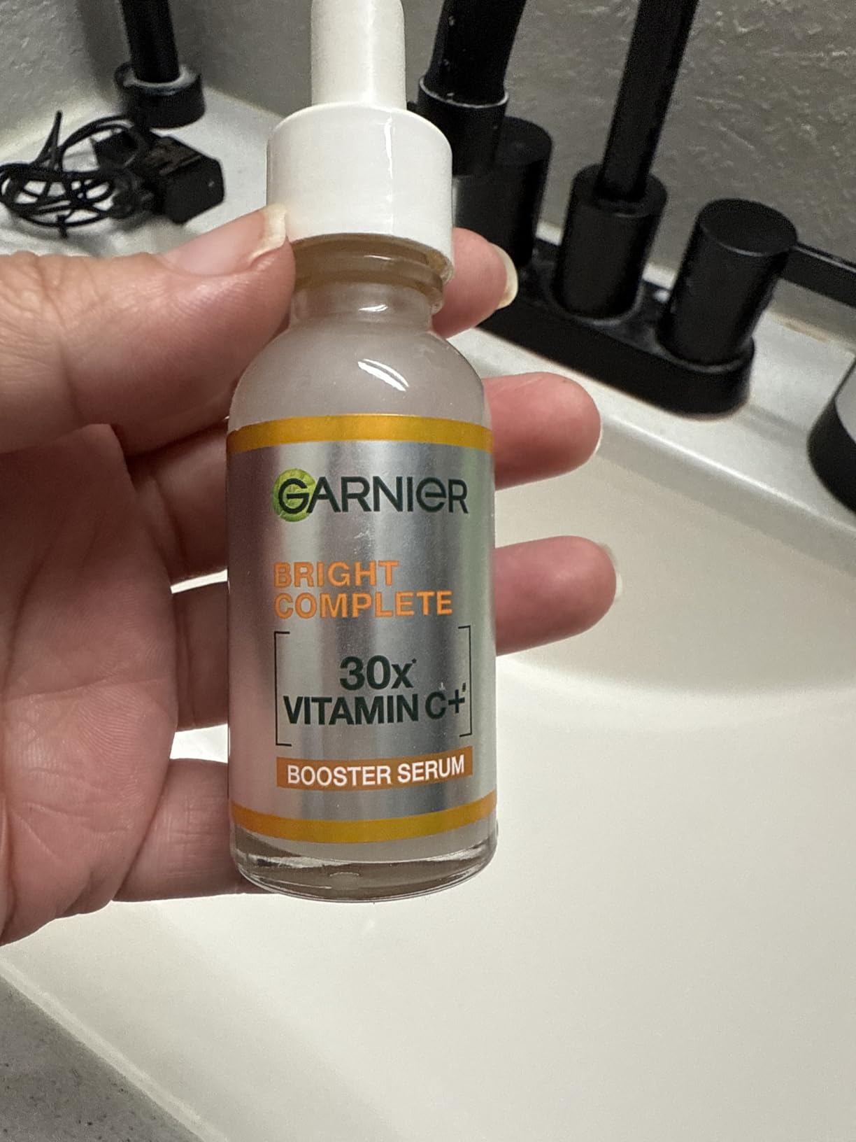 Garnier Bright Complete VITAMIN C Booster Face Serum, 30ml customer photo 1