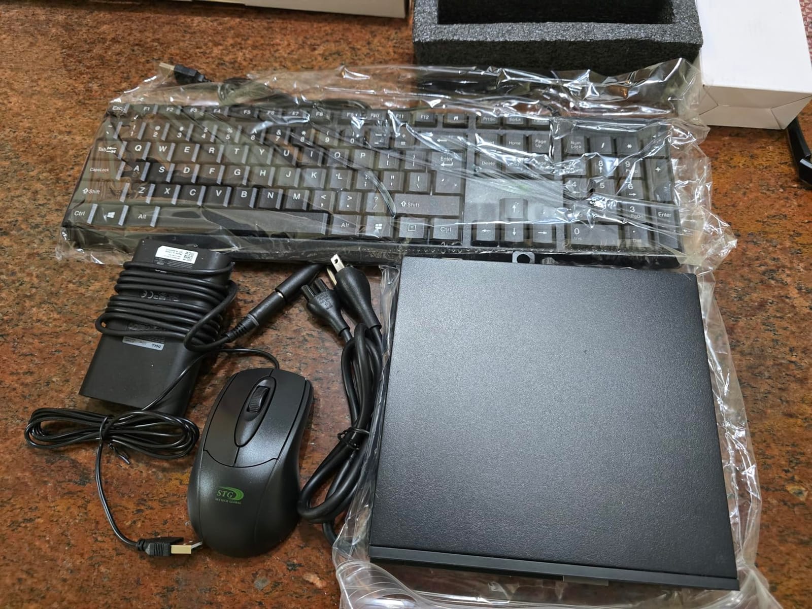 Dell OptiPlex 7050 Micro Computer, Intel Quad Core i5-6500T up to 3.1GHz, 16G DDR4, 256G SSD, Windows 11 Pro 64 Bit (Renewed) customer photo 1