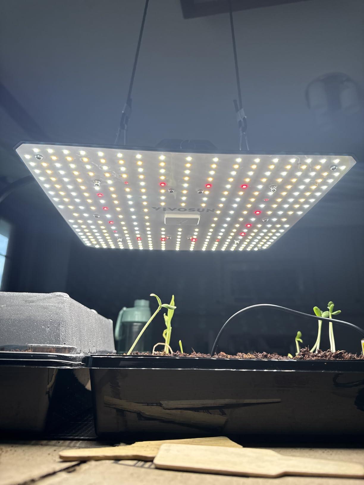 VIVOSUN LumaLight 400W LED Grow Light, Full Spectrum Plant Light customer photo 2