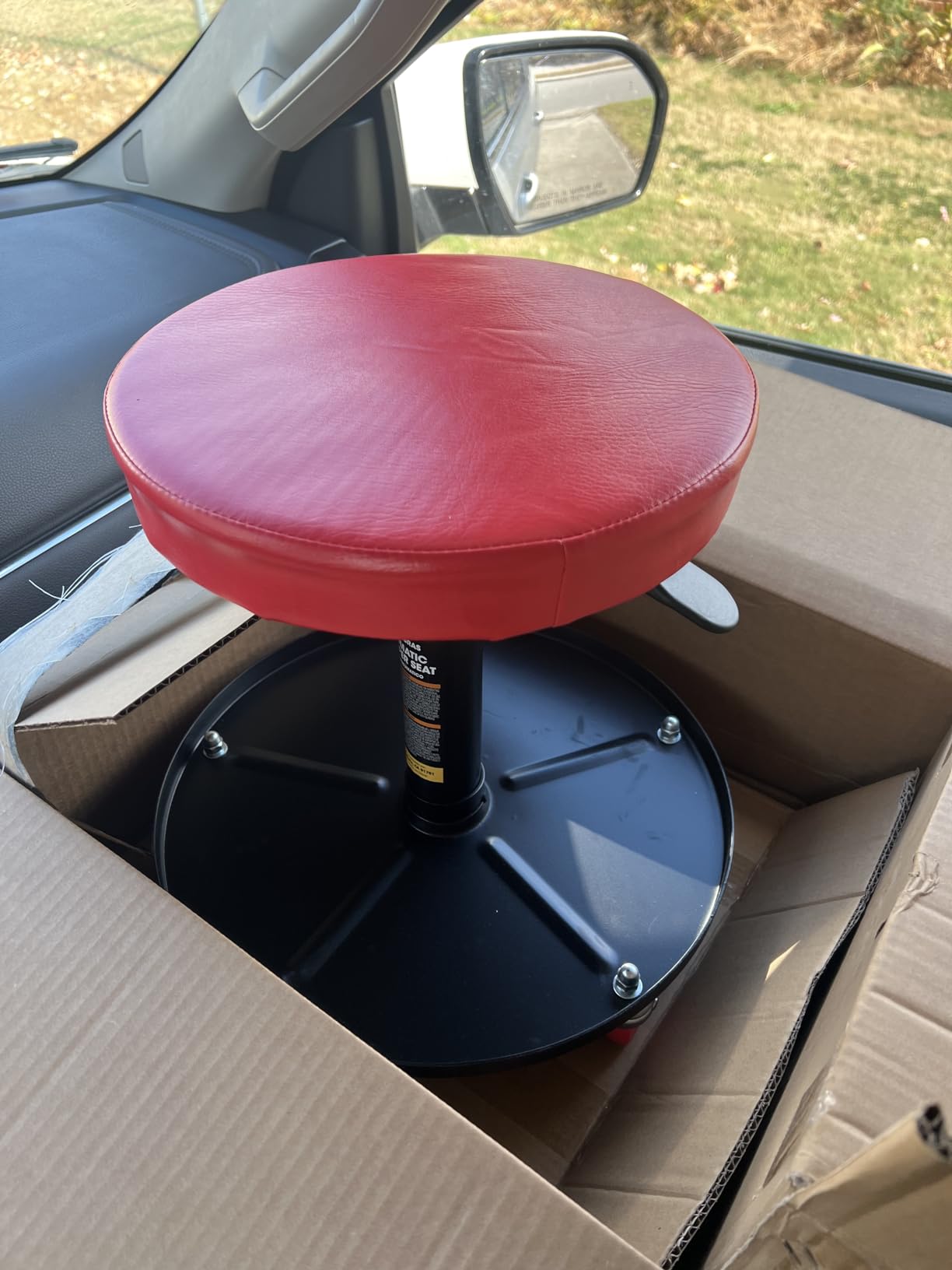 Torin ATRHL6201B Heavy Duty Rolling Pneumatic Creeper Garage/Shop Seat: Padded Adjustable Mechanic Stool with Tool Tray Storage, Red 250 LBS customer photo 2
