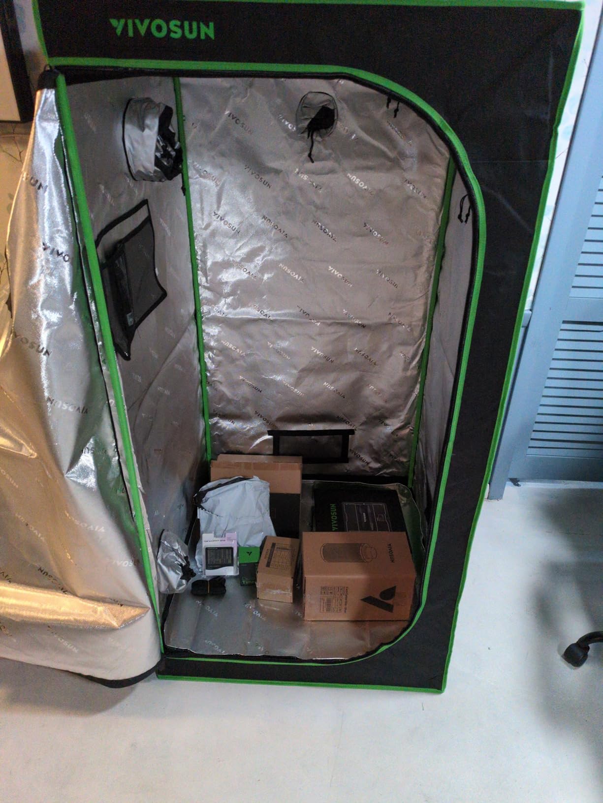 VIVOSUN 2.7x2.7ft Grow Tent Kit 150W LED A22 WiFi Control Grow System customer photo 2