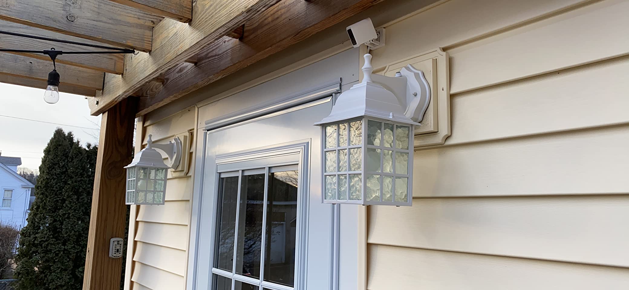 WIHTU Dusk to Dawn Outdoor Wall Lights 2Pack, Classic Exterior Porch Light customer photo 2