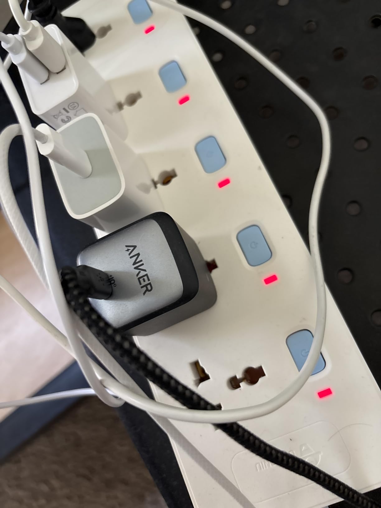 Anker Nano USB C Charger,65W GaN II PPS Fast Compact Foldable Charger for MacBook Pro, Galaxy, Dell, iPhone 17/16, iPad Pro, and More customer photo 2